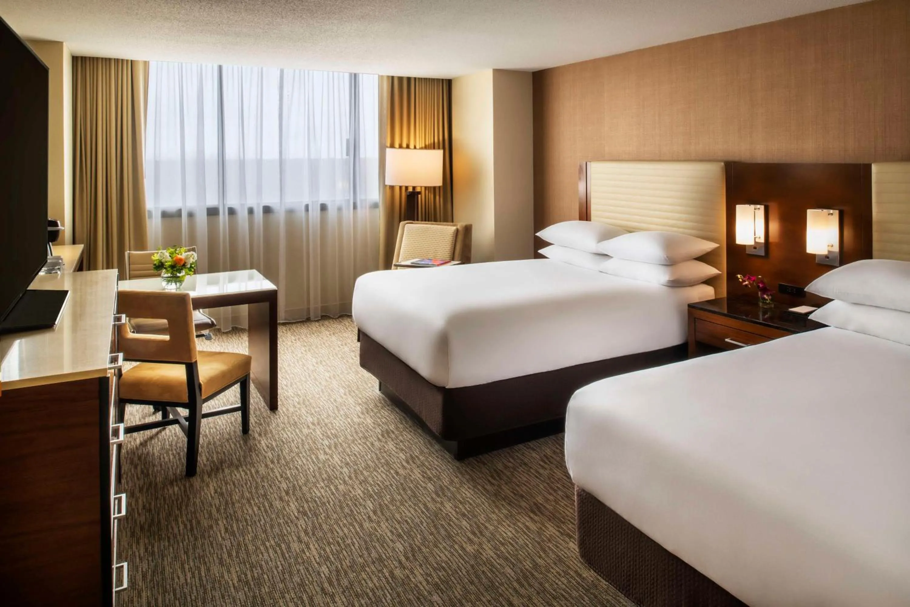 Bedroom, Bed in Hyatt Regency O'Hare Chicago