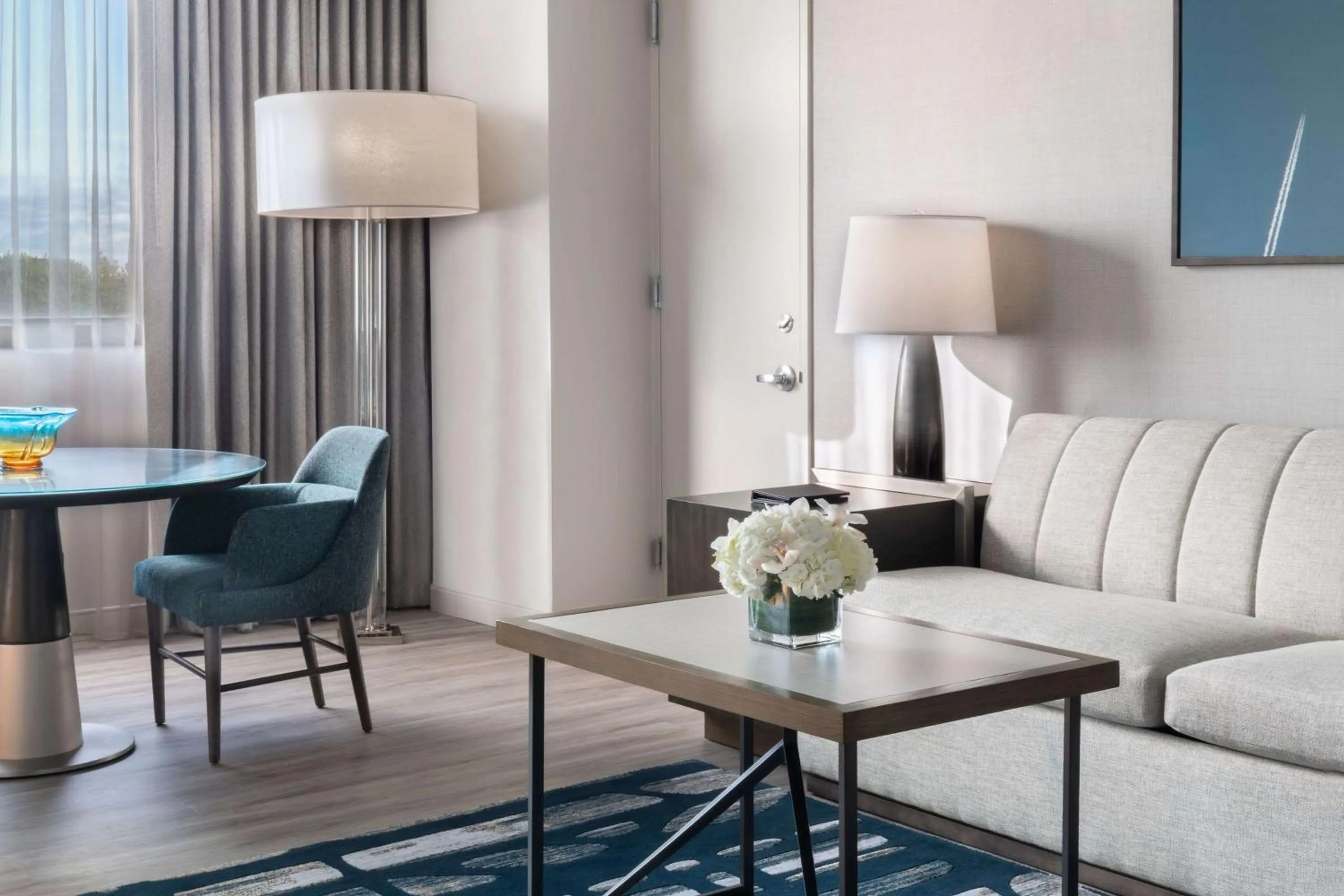 Photo of the whole room in Hyatt Regency O'Hare Chicago