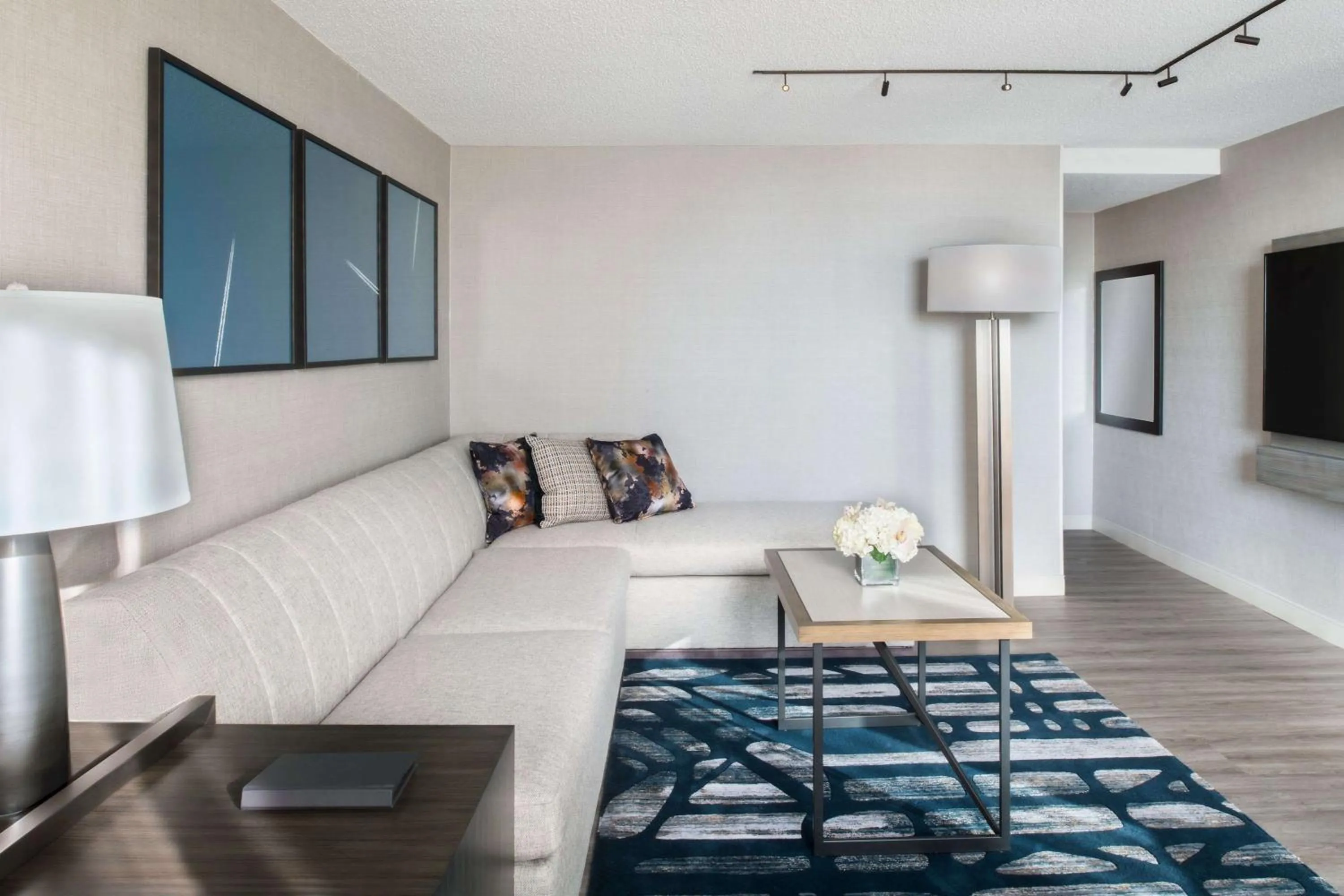 Photo of the whole room in Hyatt Regency O'Hare Chicago