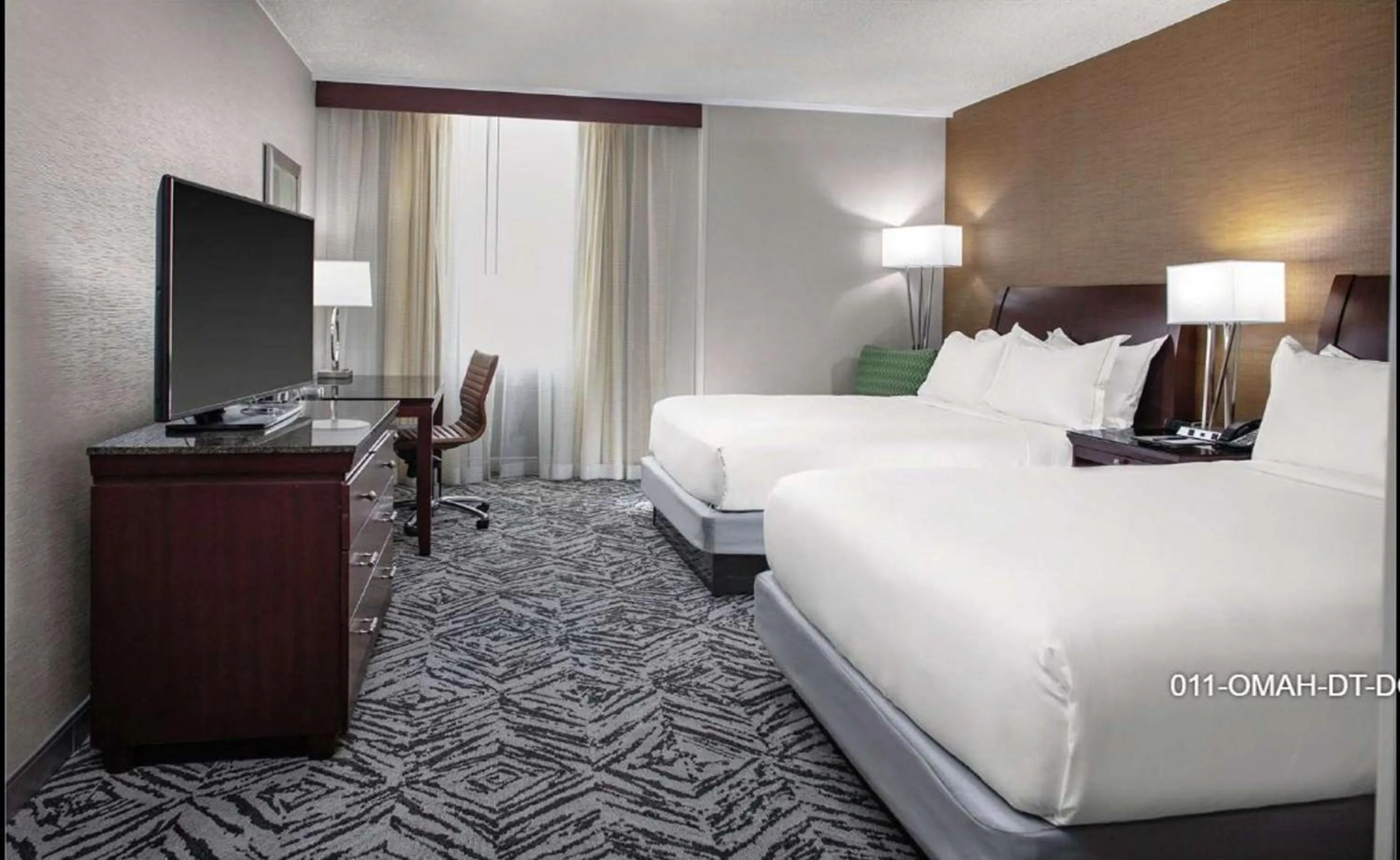 TV and multimedia, Bed in DoubleTree by Hilton Hotel & Executive Meeting Center Omaha-Downtown