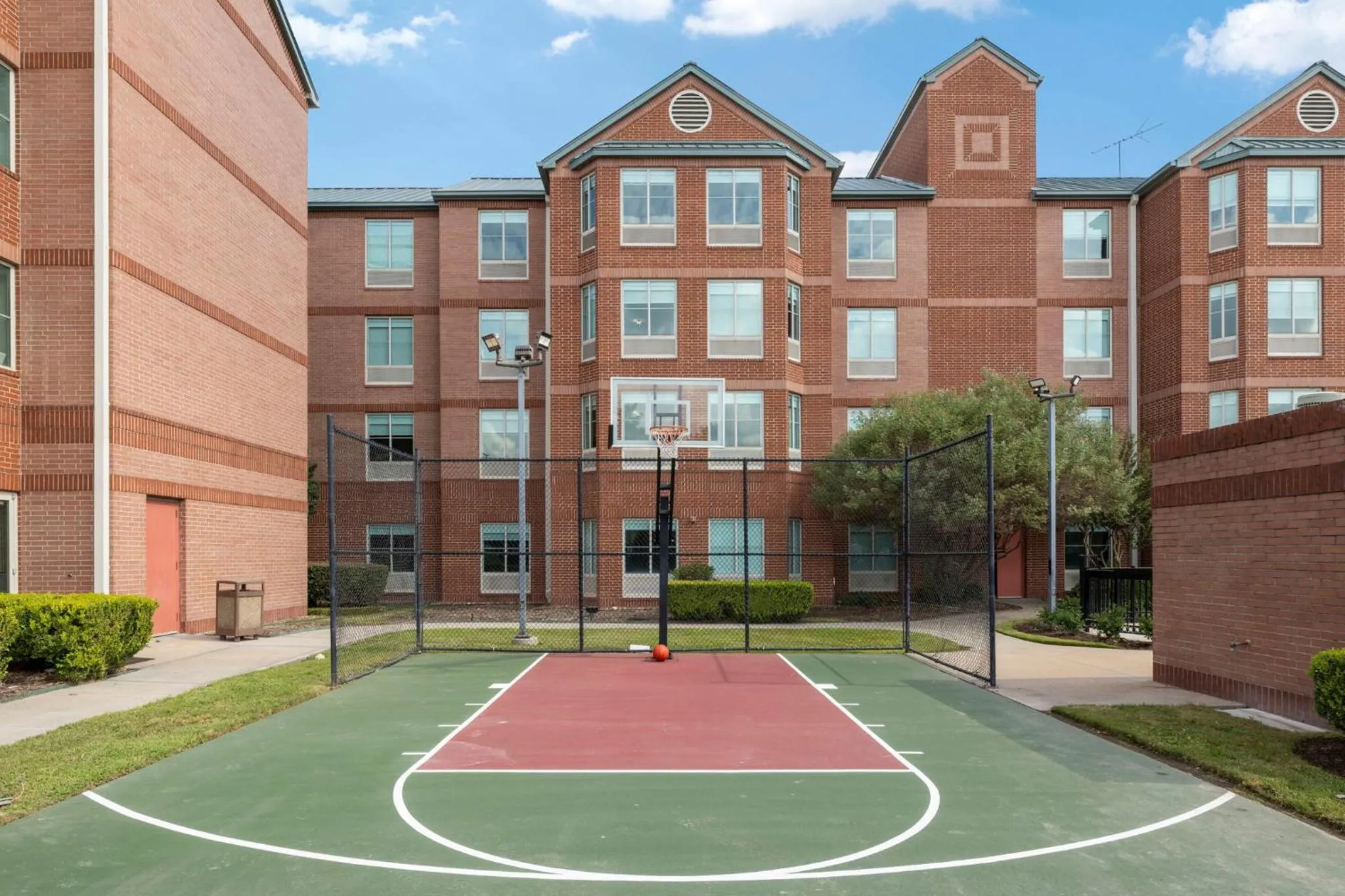 Sports in Kompose Boutique Hotel Houston Cy-Fair