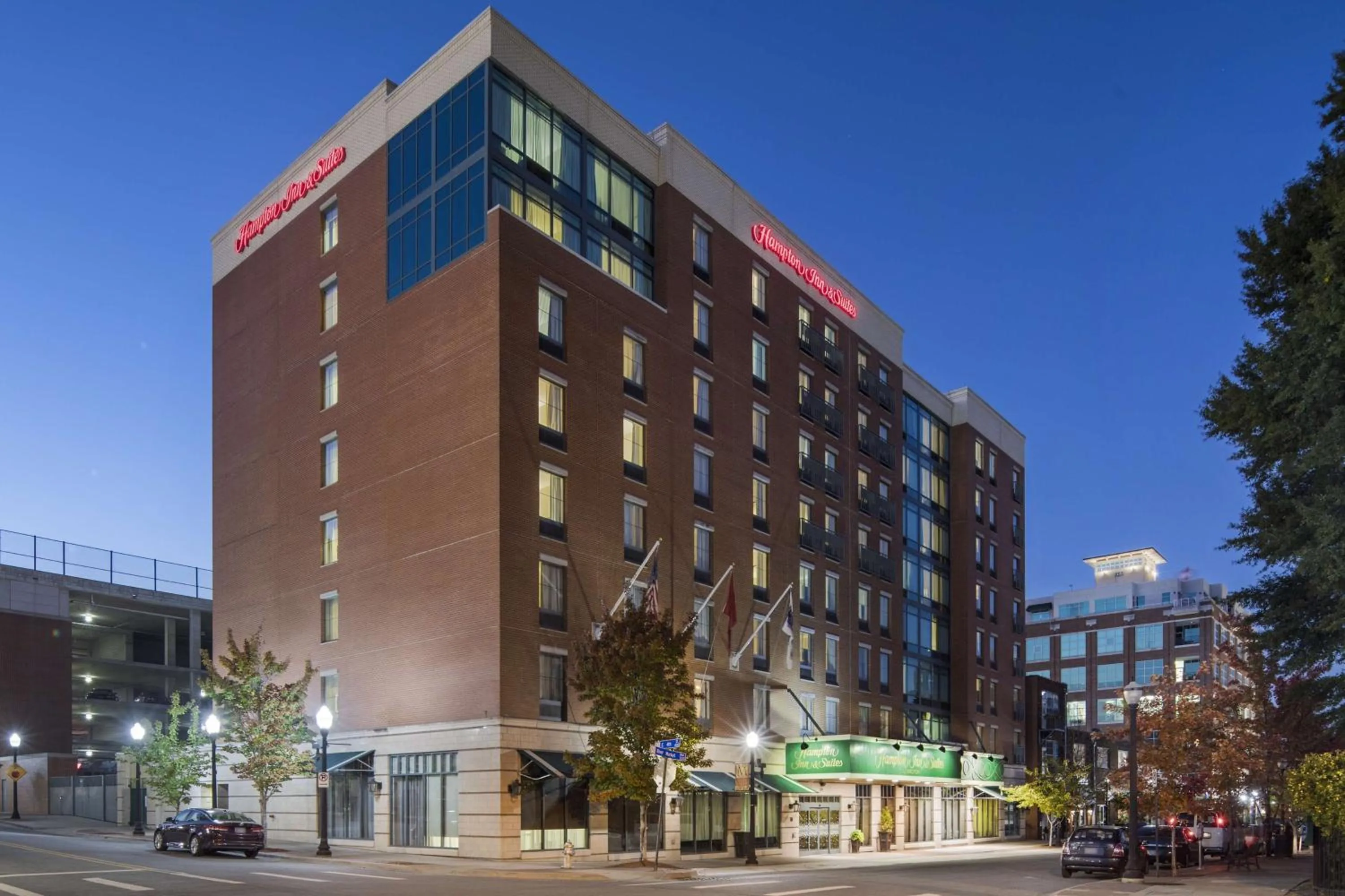 Property building in Hampton Inn & Suites Little Rock-Downtown