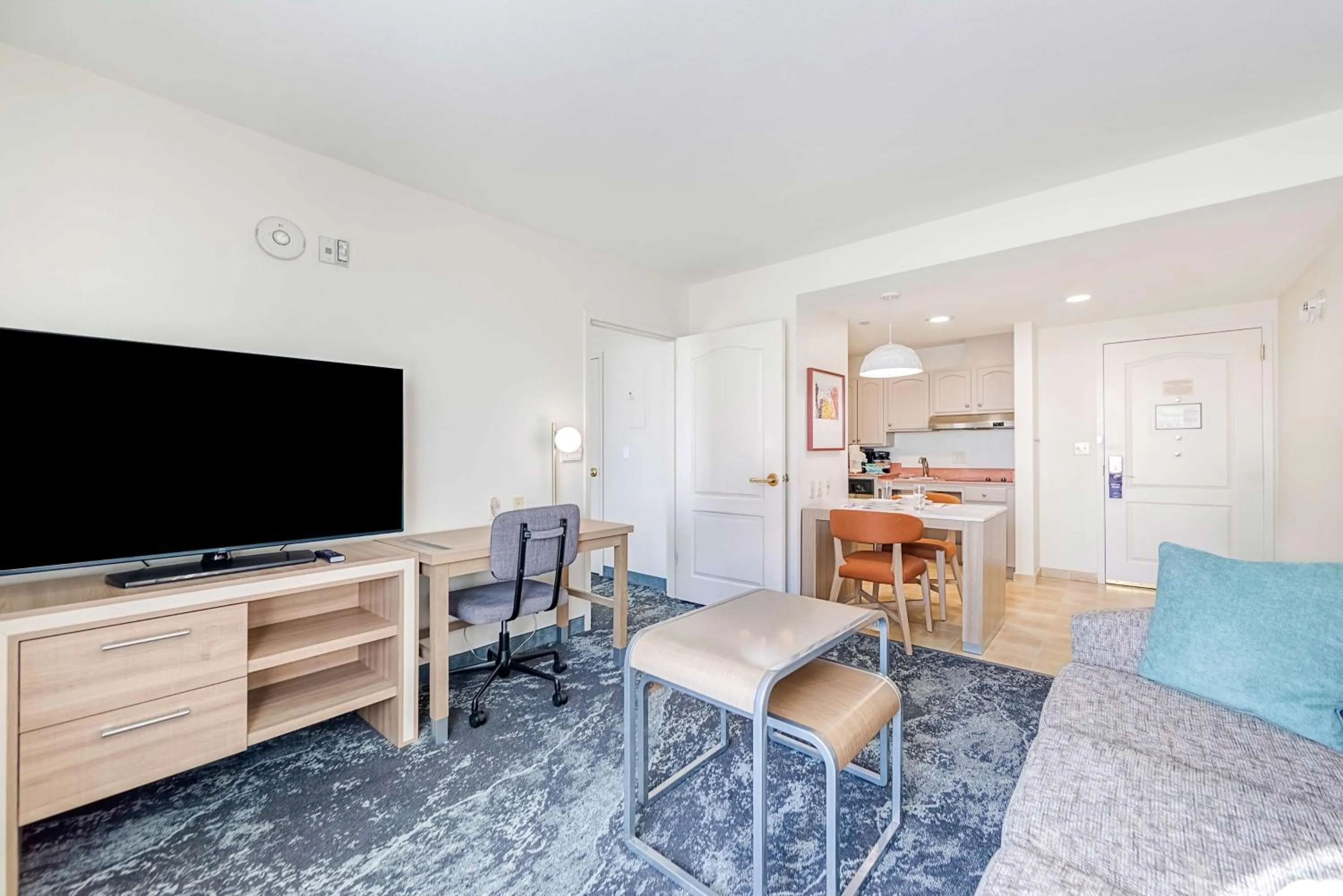 Living room in Homewood Suites by Hilton East Rutherford - Meadowlands, NJ