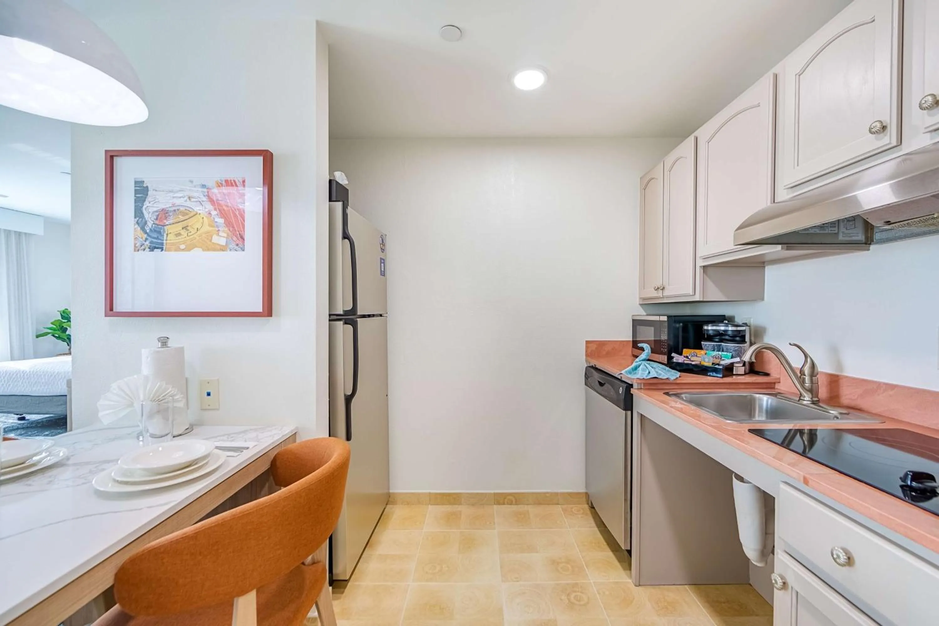 Kitchen or kitchenette in Homewood Suites by Hilton East Rutherford - Meadowlands, NJ