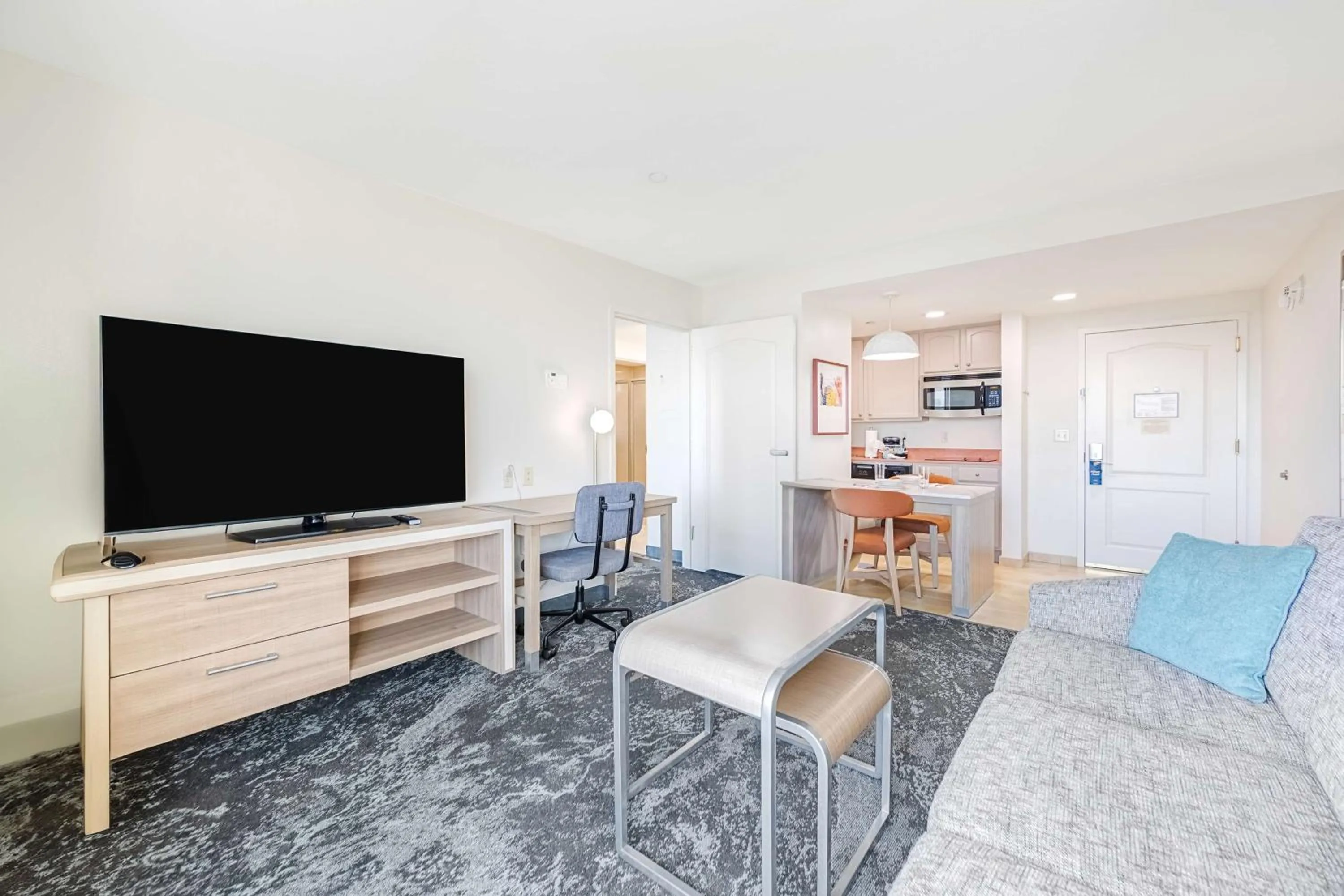 Living room in Homewood Suites by Hilton East Rutherford - Meadowlands, NJ