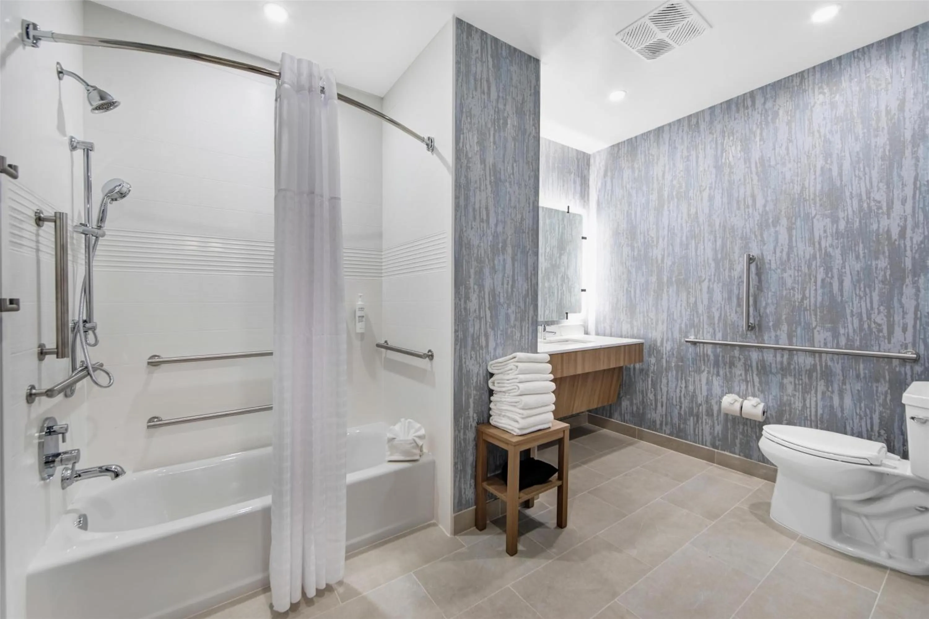 Bathroom in Homewood Suites by Hilton East Rutherford - Meadowlands, NJ