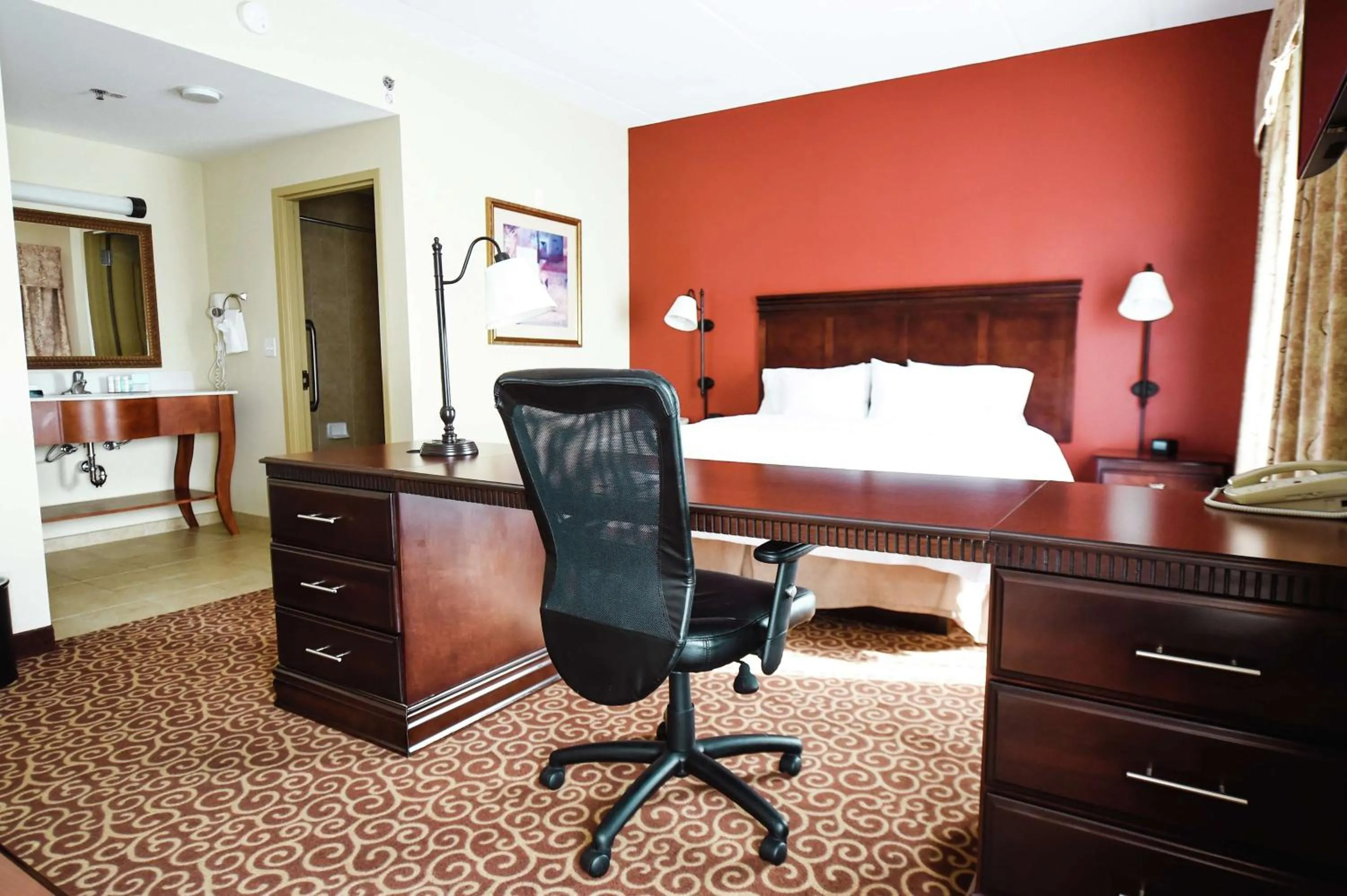 Bedroom, Bed in Hampton Inn & Suites Ocala - Belleview