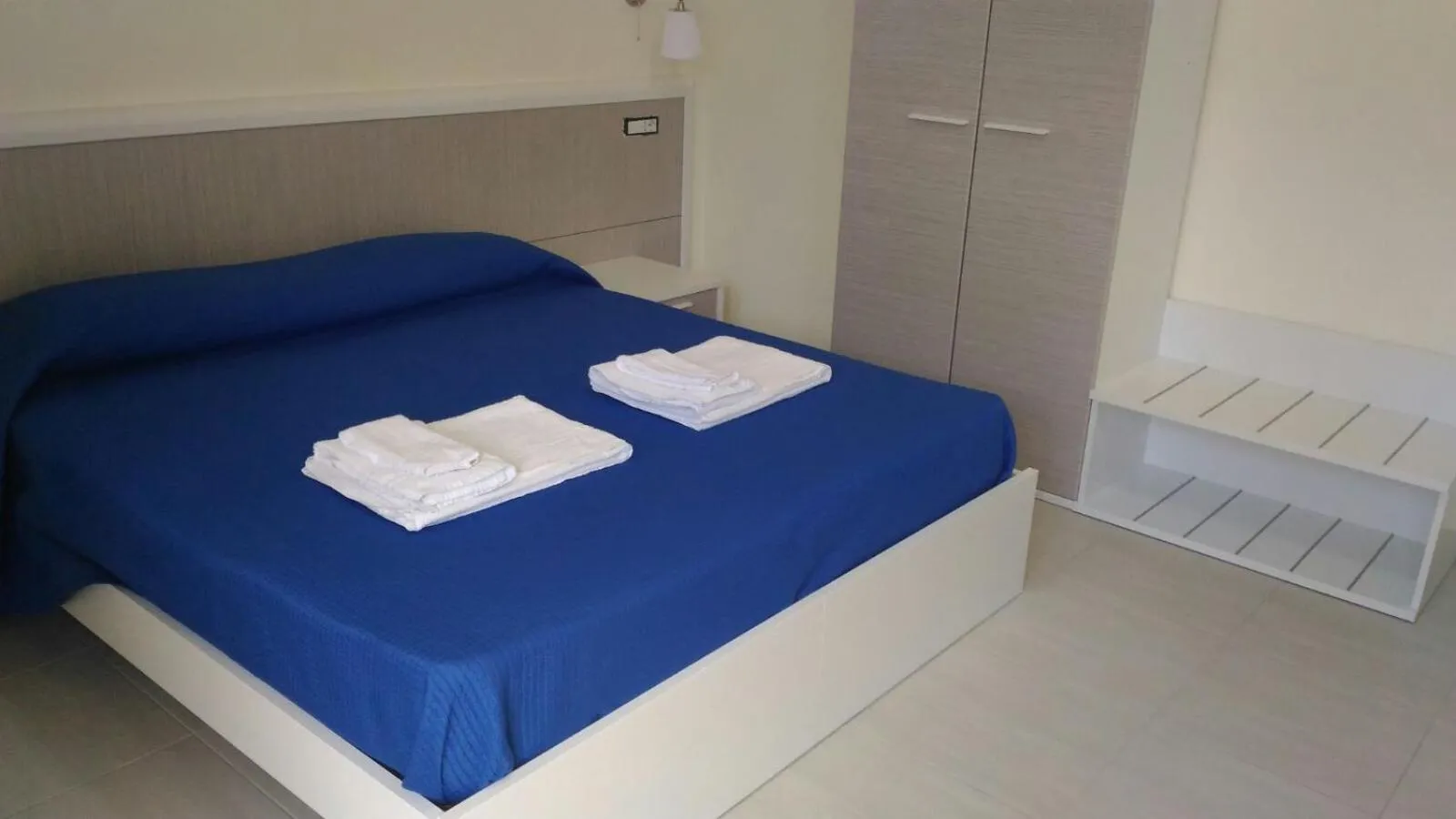 Bed in Il Girasole Formia Guesthouse rooms