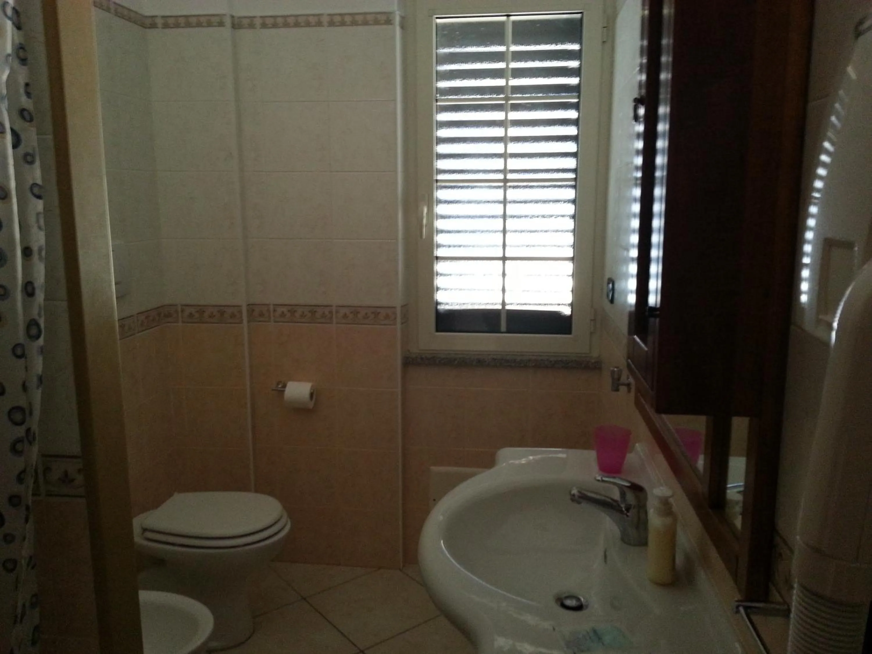 Shower in Il Girasole Formia Guesthouse rooms