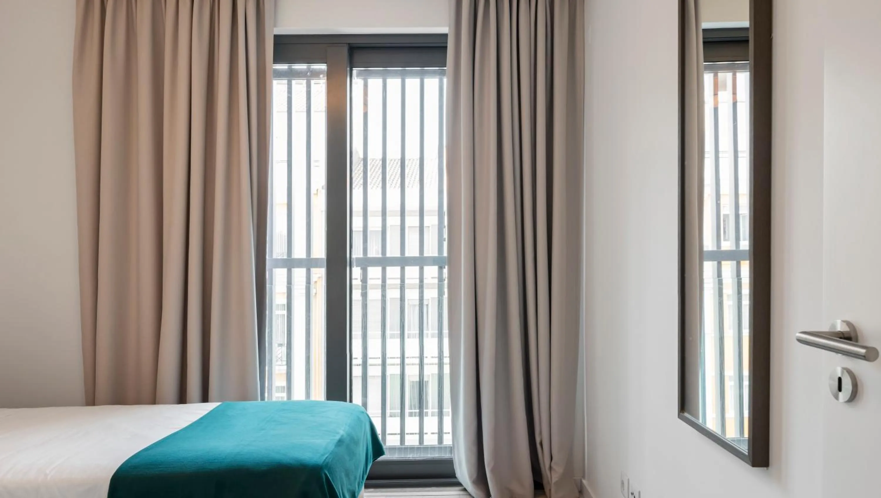 Bedroom, Bed in Lisbon Serviced Apartments - Parque