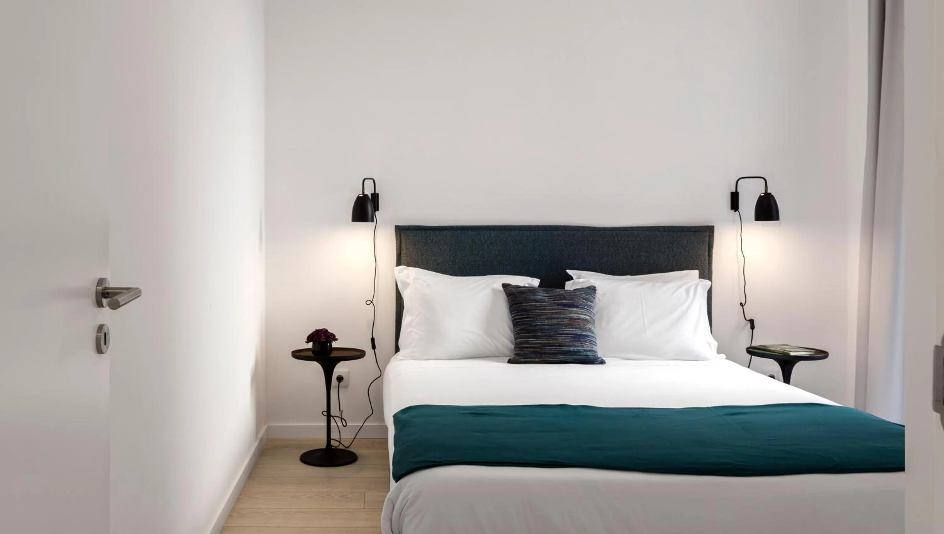 Bedroom, Bed in Lisbon Serviced Apartments - Parque