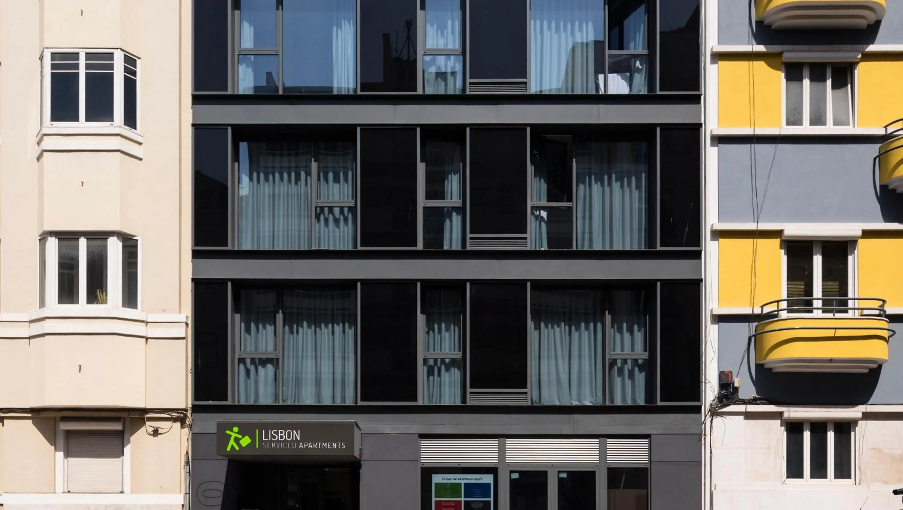 Facade/entrance in Lisbon Serviced Apartments - Parque