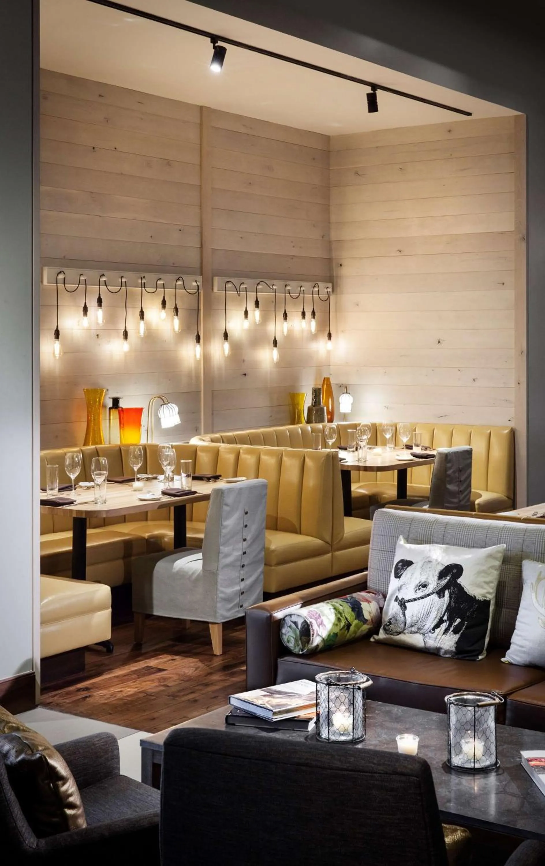 Restaurant/places to eat in The Logan Philadelphia, Curio Collection by Hilton