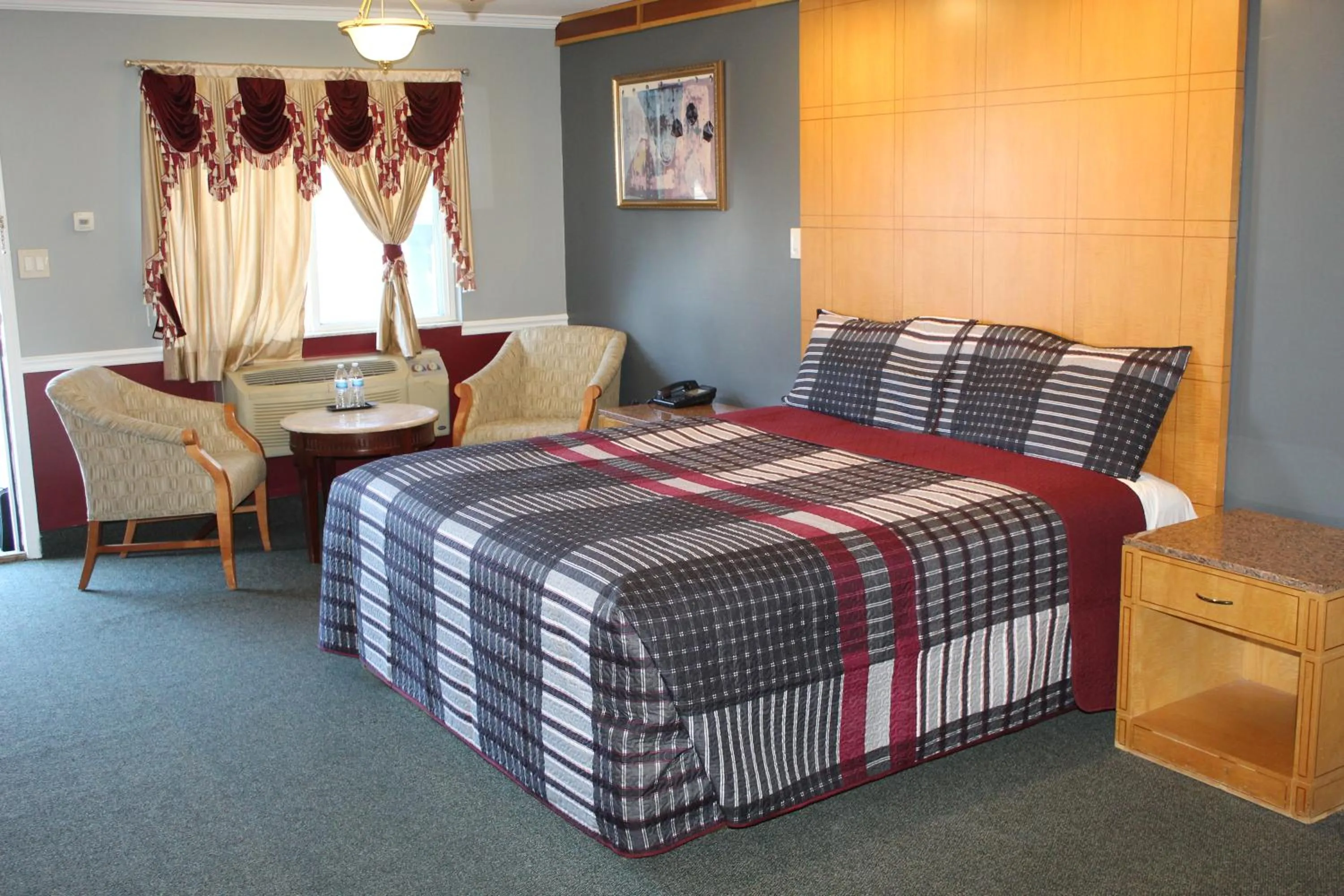 Superior King Room - Smoking in Liberty Inn Absecon Atlantic City