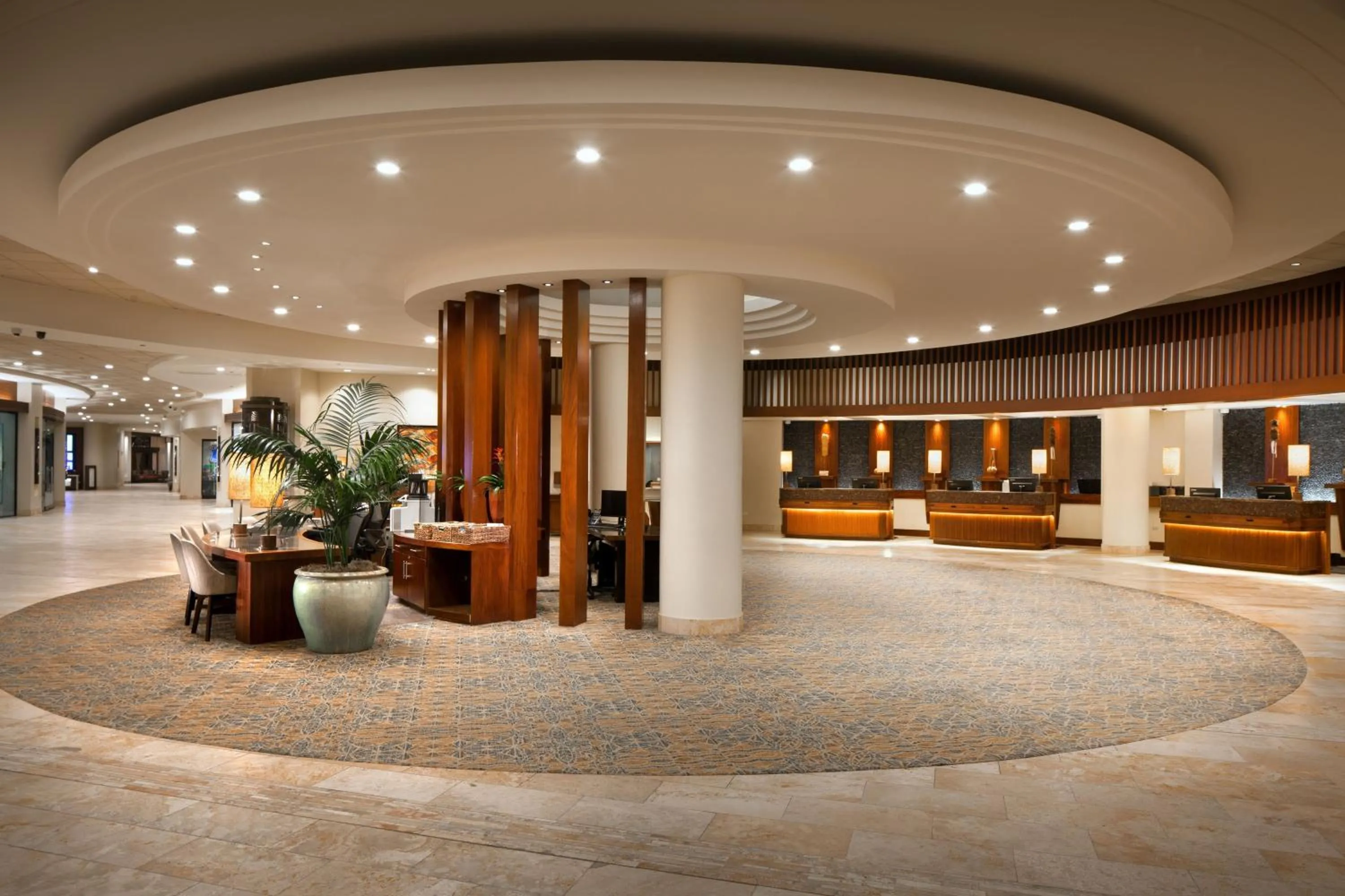 Lobby or reception in Sheraton Waikiki Beach Resort