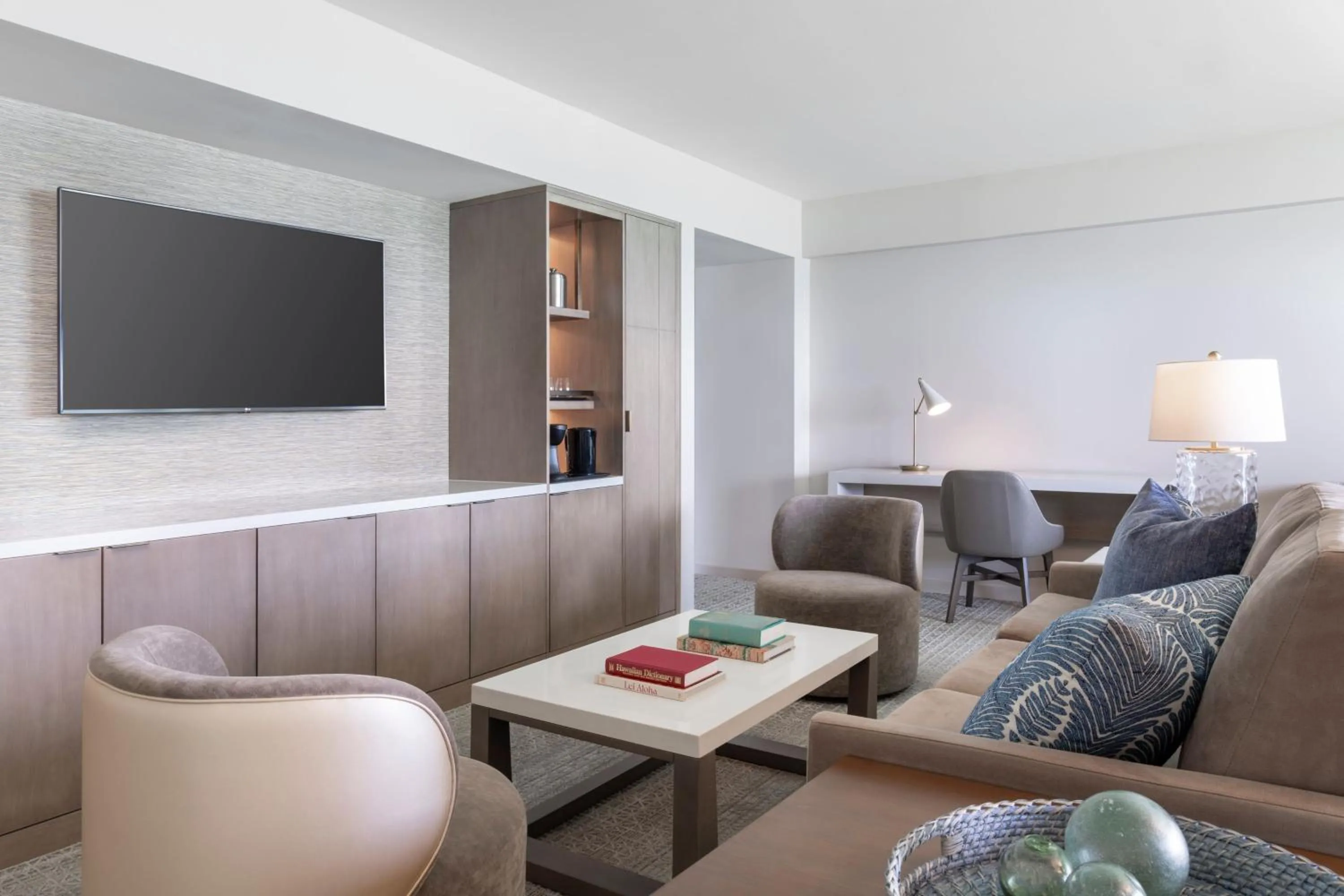 Photo of the whole room in Sheraton Waikiki Beach Resort