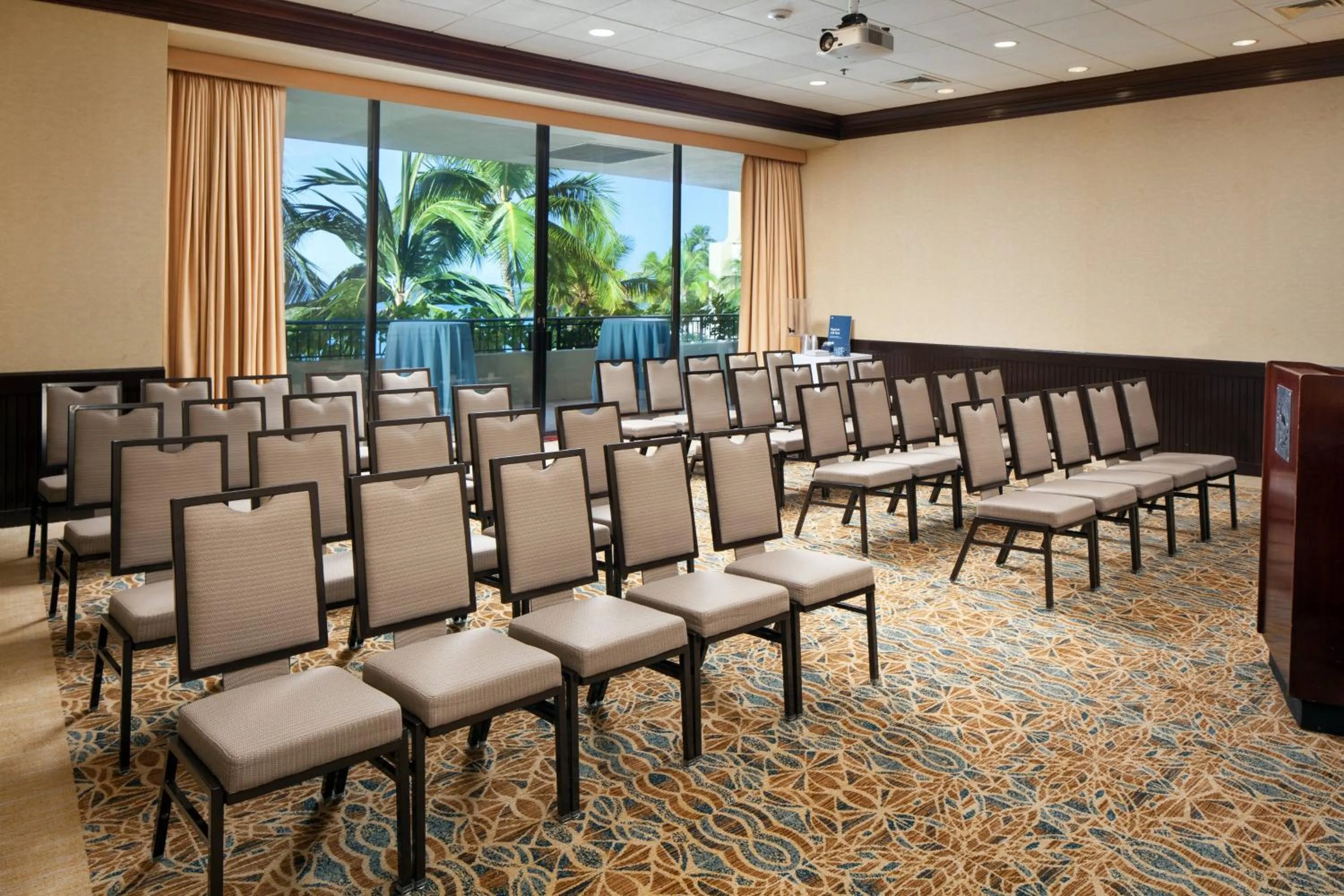Meeting/conference room in Sheraton Waikiki Beach Resort