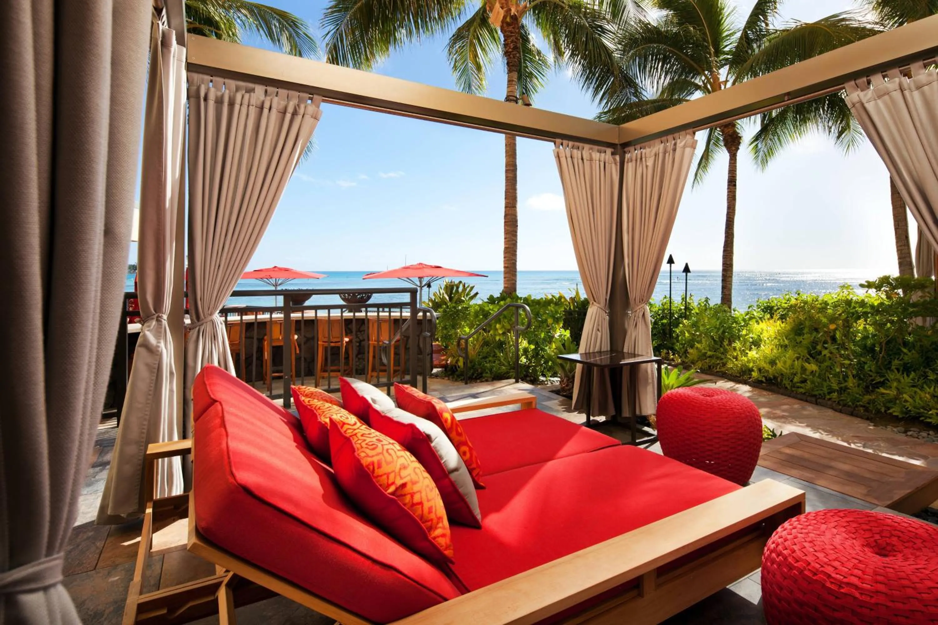 Restaurant/places to eat in Sheraton Waikiki Beach Resort