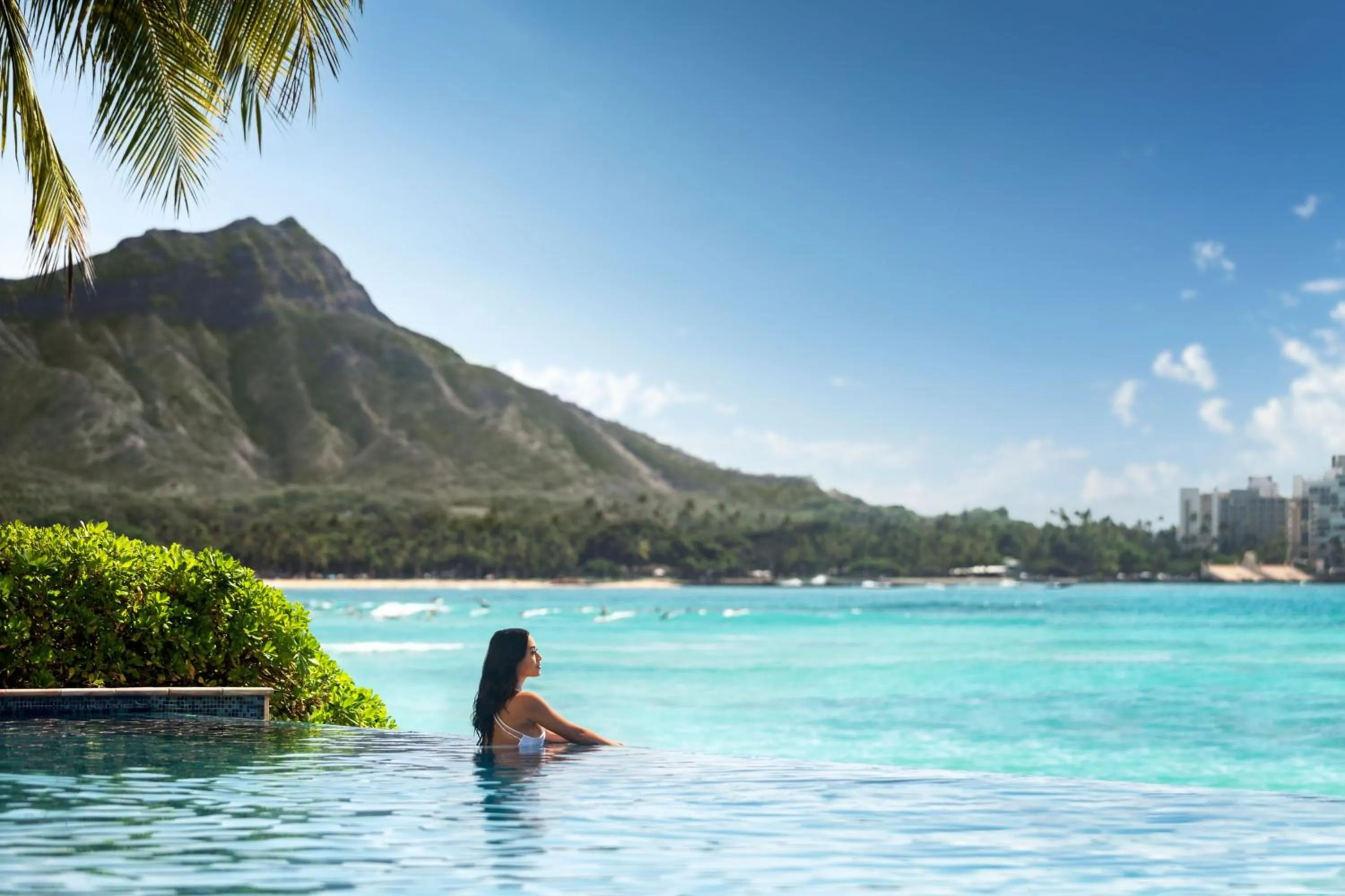 Swimming pool in Sheraton Waikiki Beach Resort