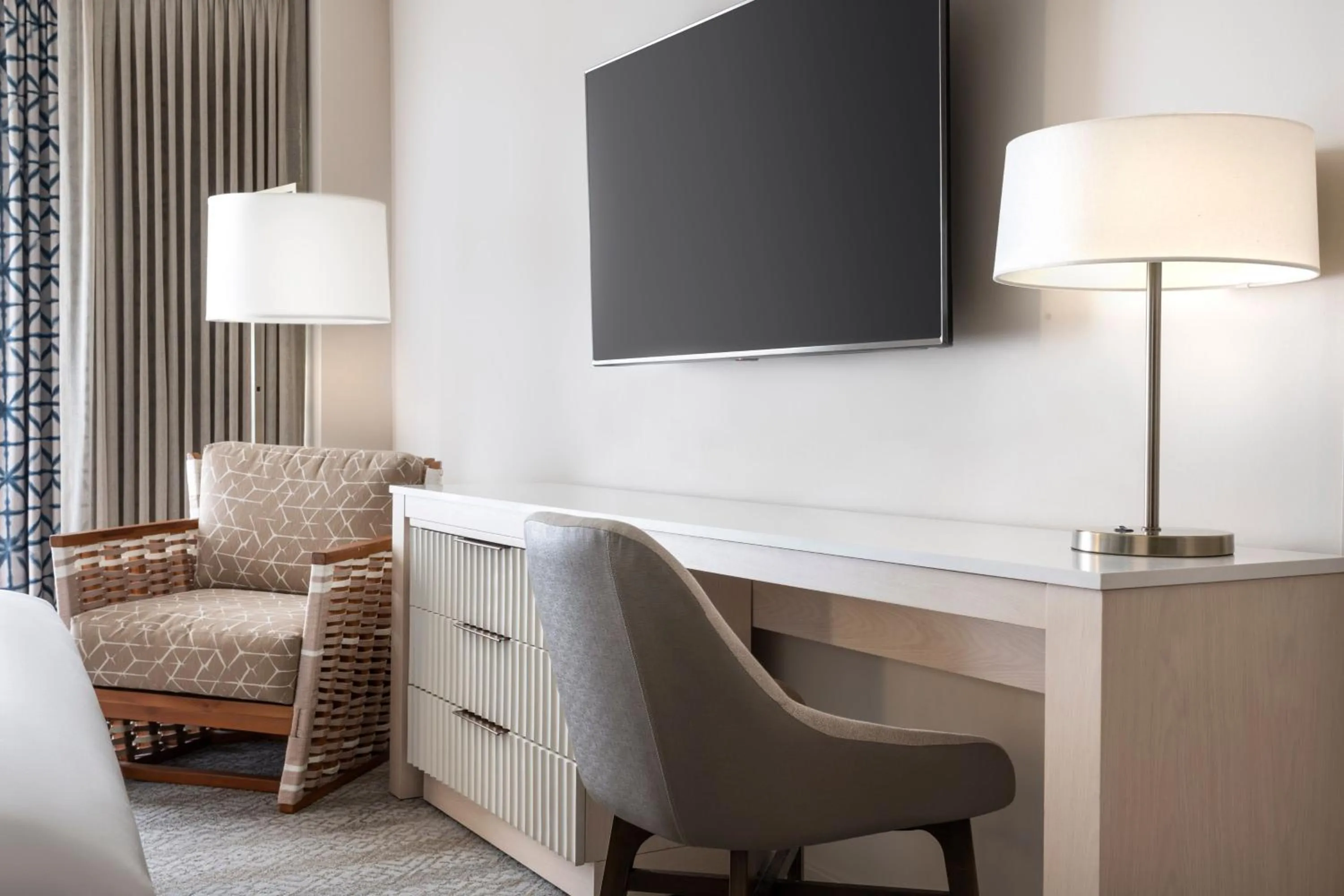 Photo of the whole room in Sheraton Waikiki Beach Resort