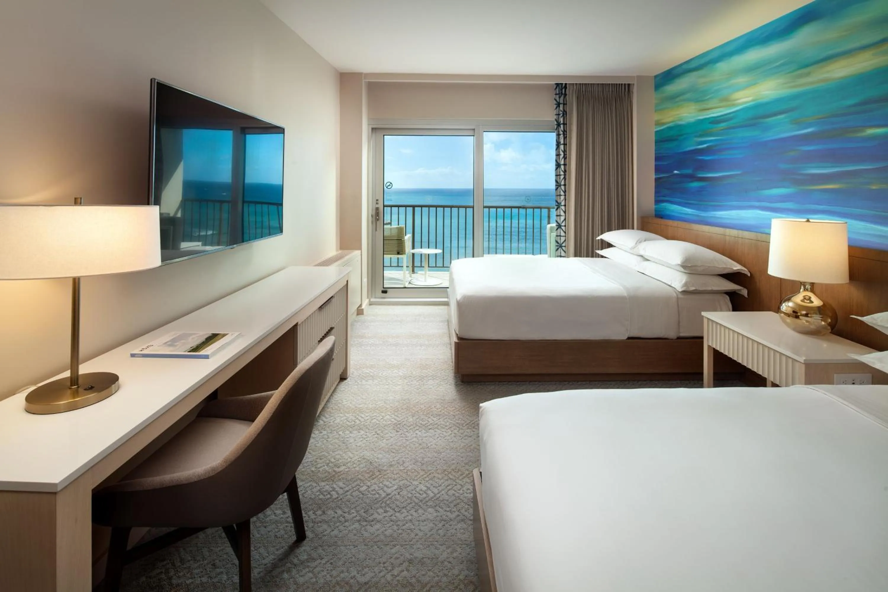 Photo of the whole room, Bed in Sheraton Waikiki Beach Resort