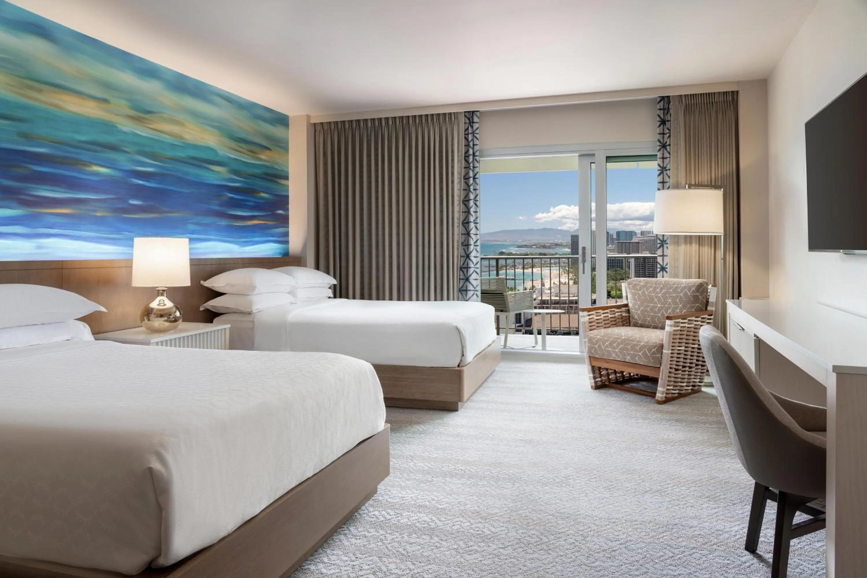 Photo of the whole room, Bed in Sheraton Waikiki Beach Resort