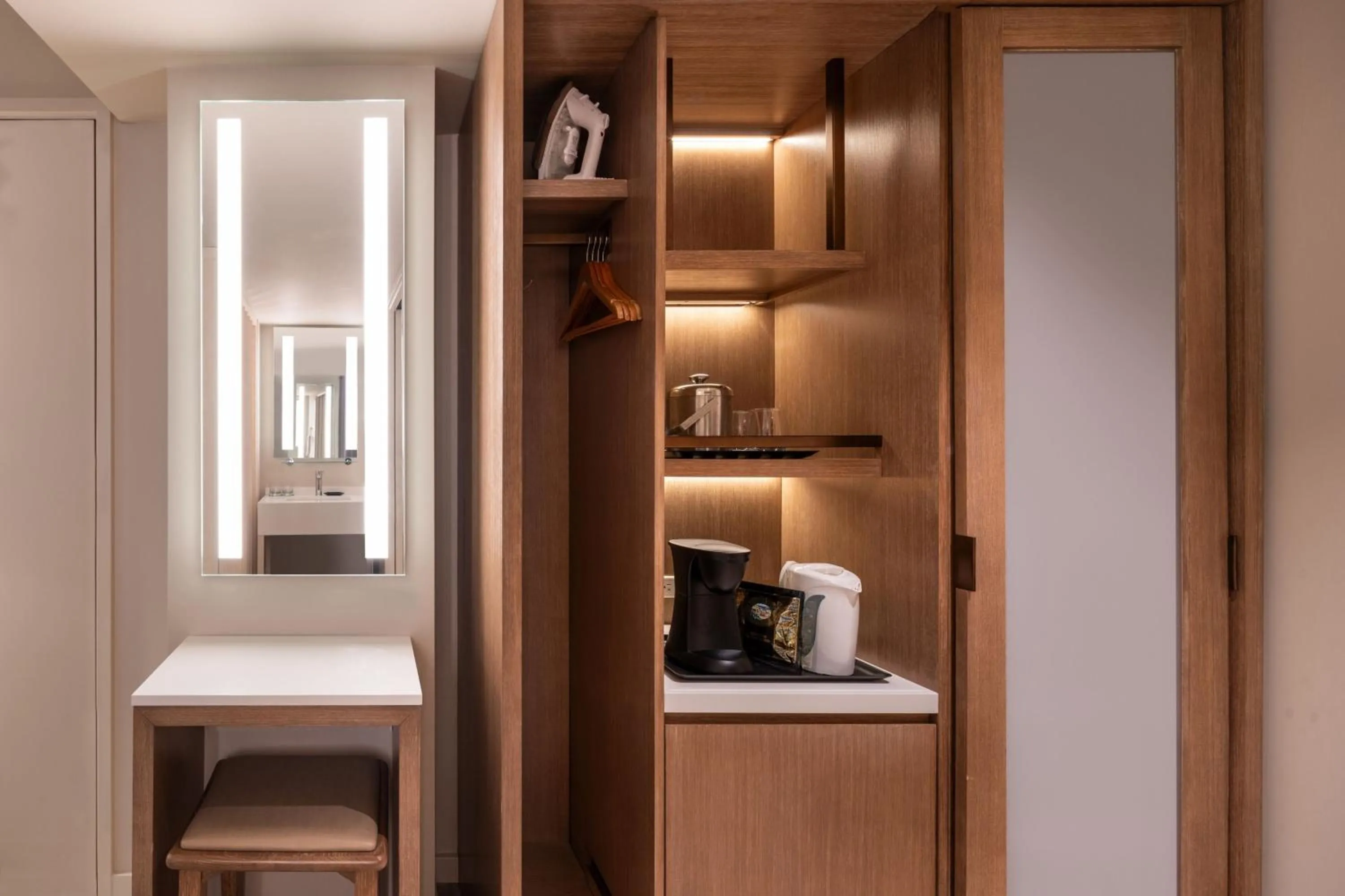 Photo of the whole room in Sheraton Waikiki Beach Resort