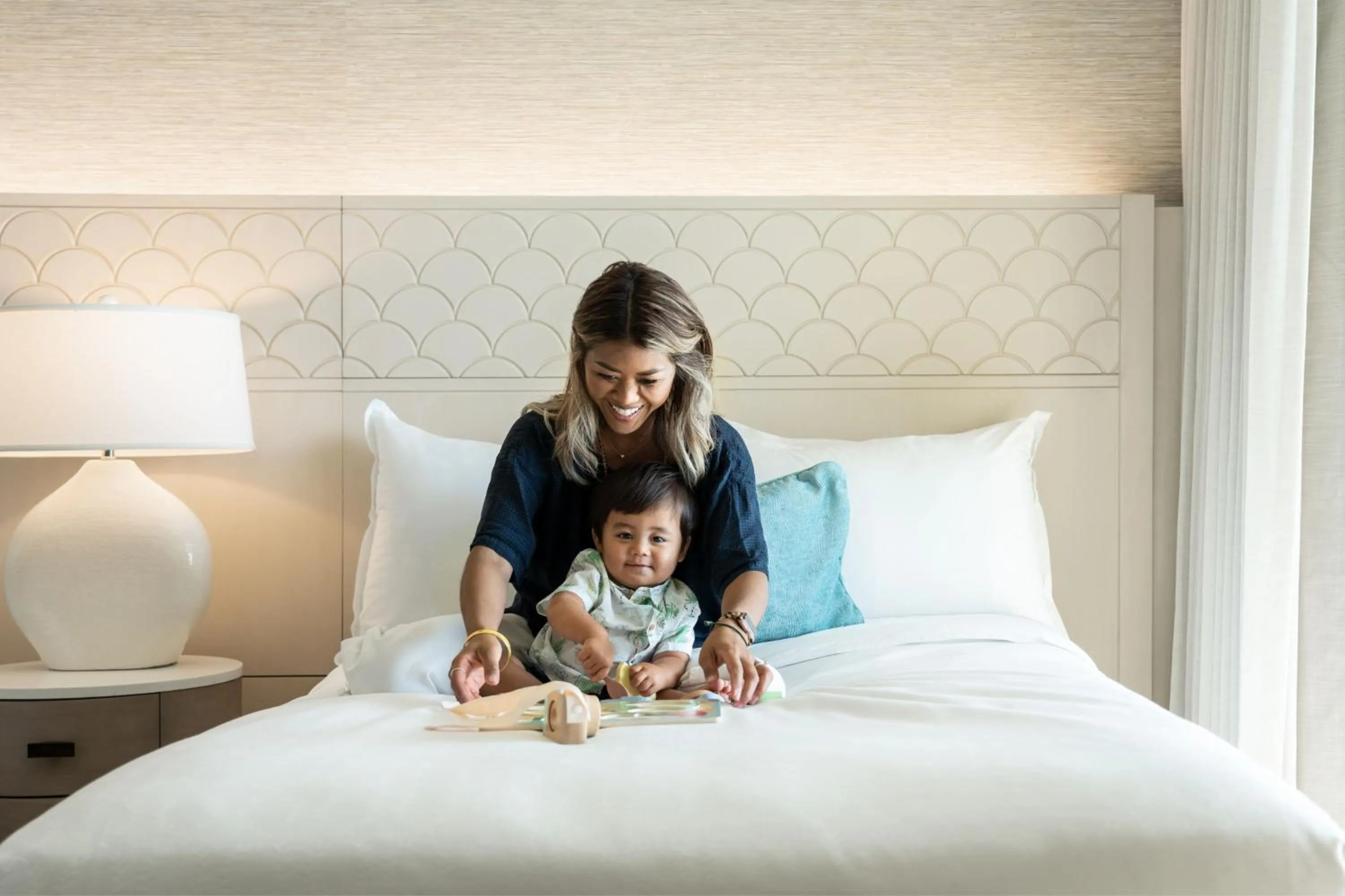Photo of the whole room, Bed in Sheraton Waikiki Beach Resort