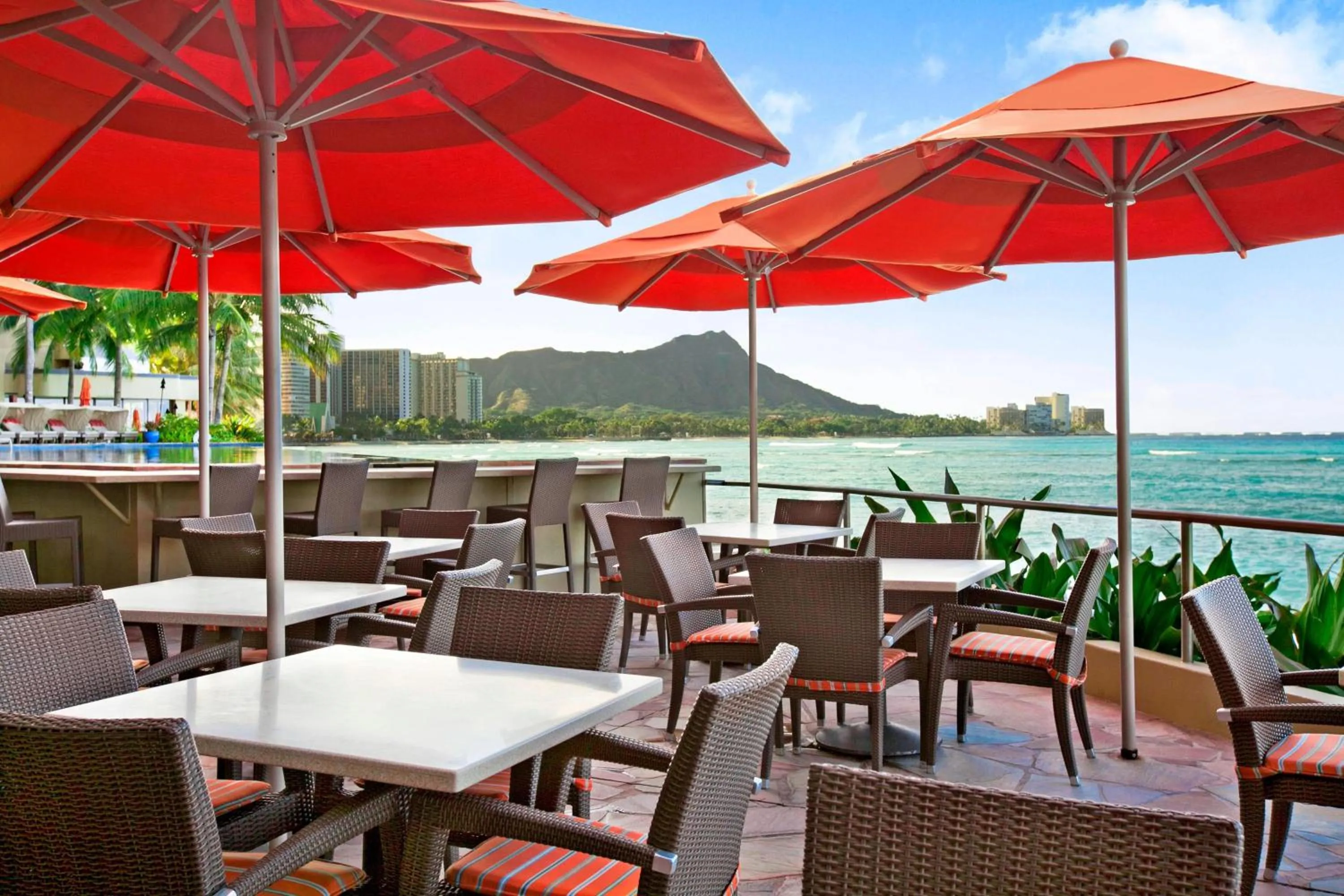 Restaurant/places to eat in Sheraton Waikiki Beach Resort