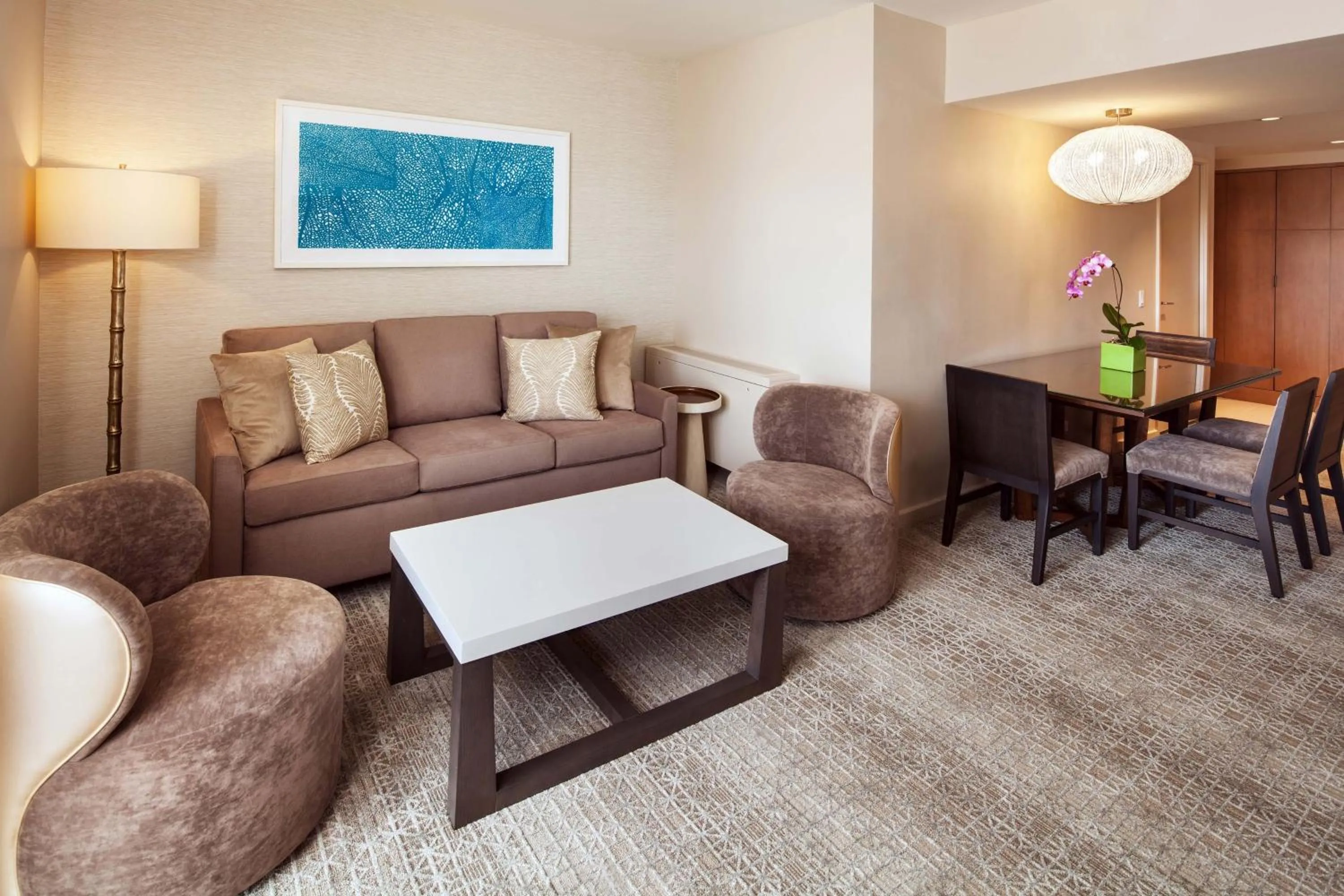 Living room in Sheraton Waikiki Beach Resort
