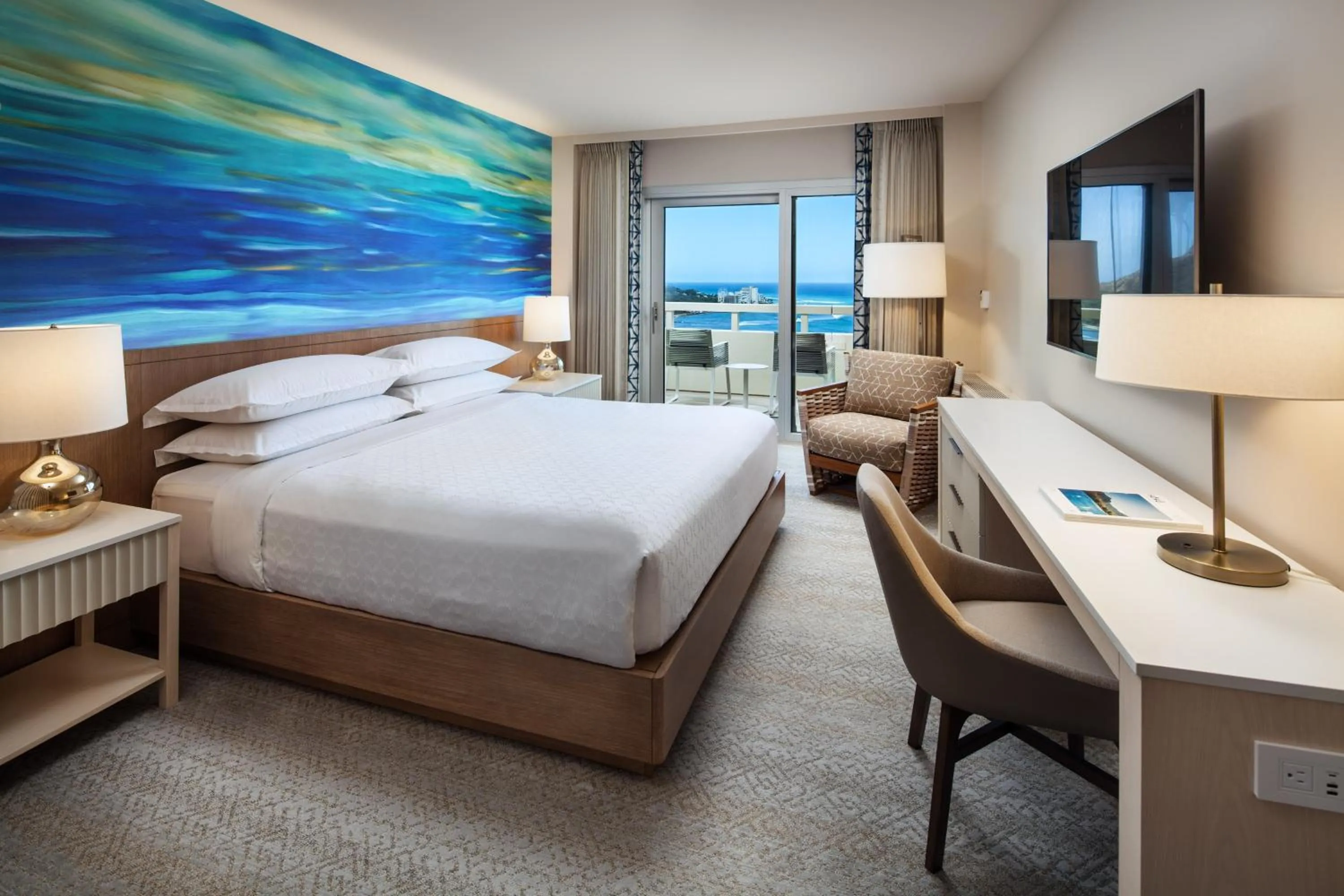 Photo of the whole room, Bed in Sheraton Waikiki Beach Resort