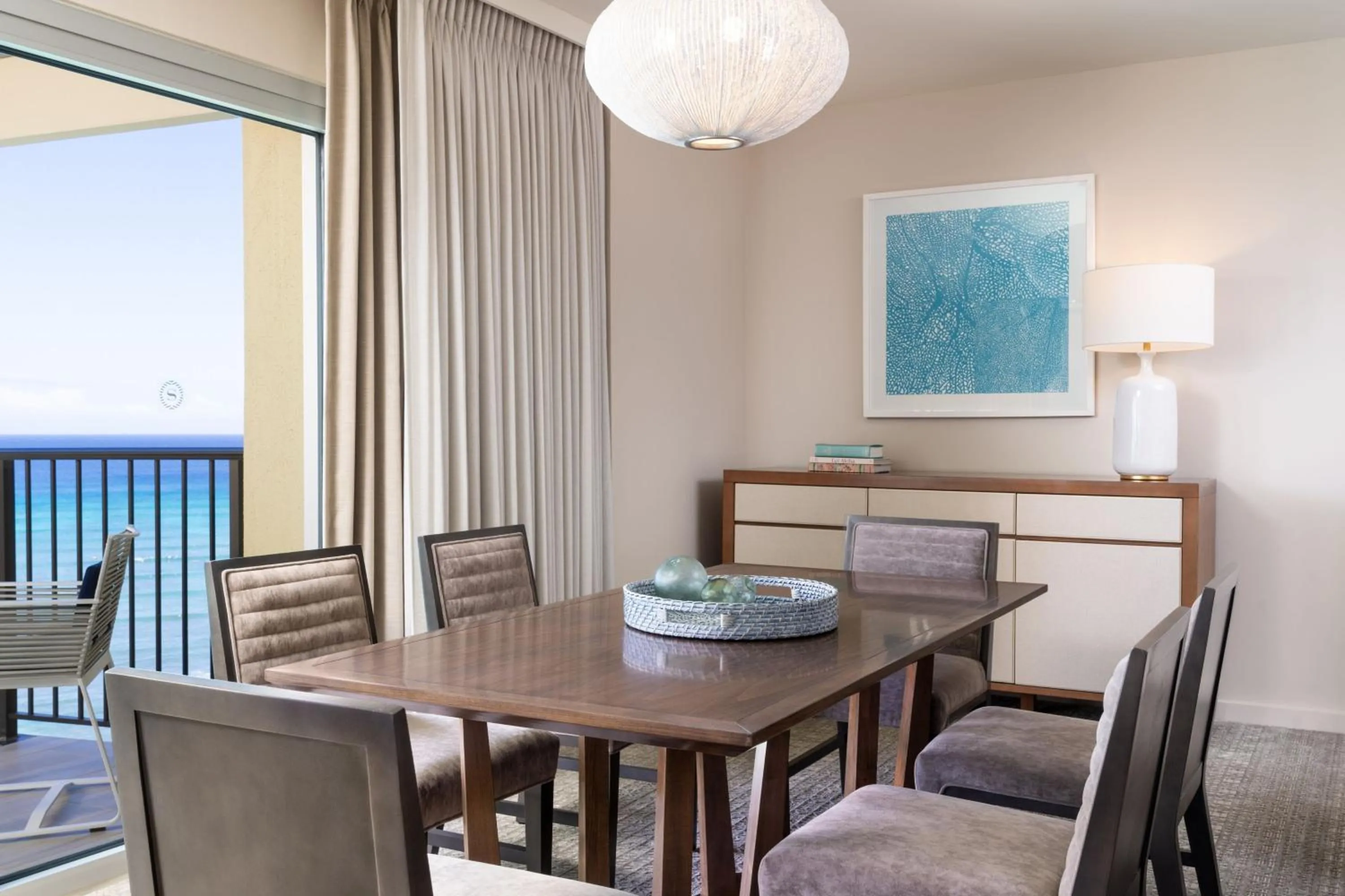 Photo of the whole room in Sheraton Waikiki Beach Resort