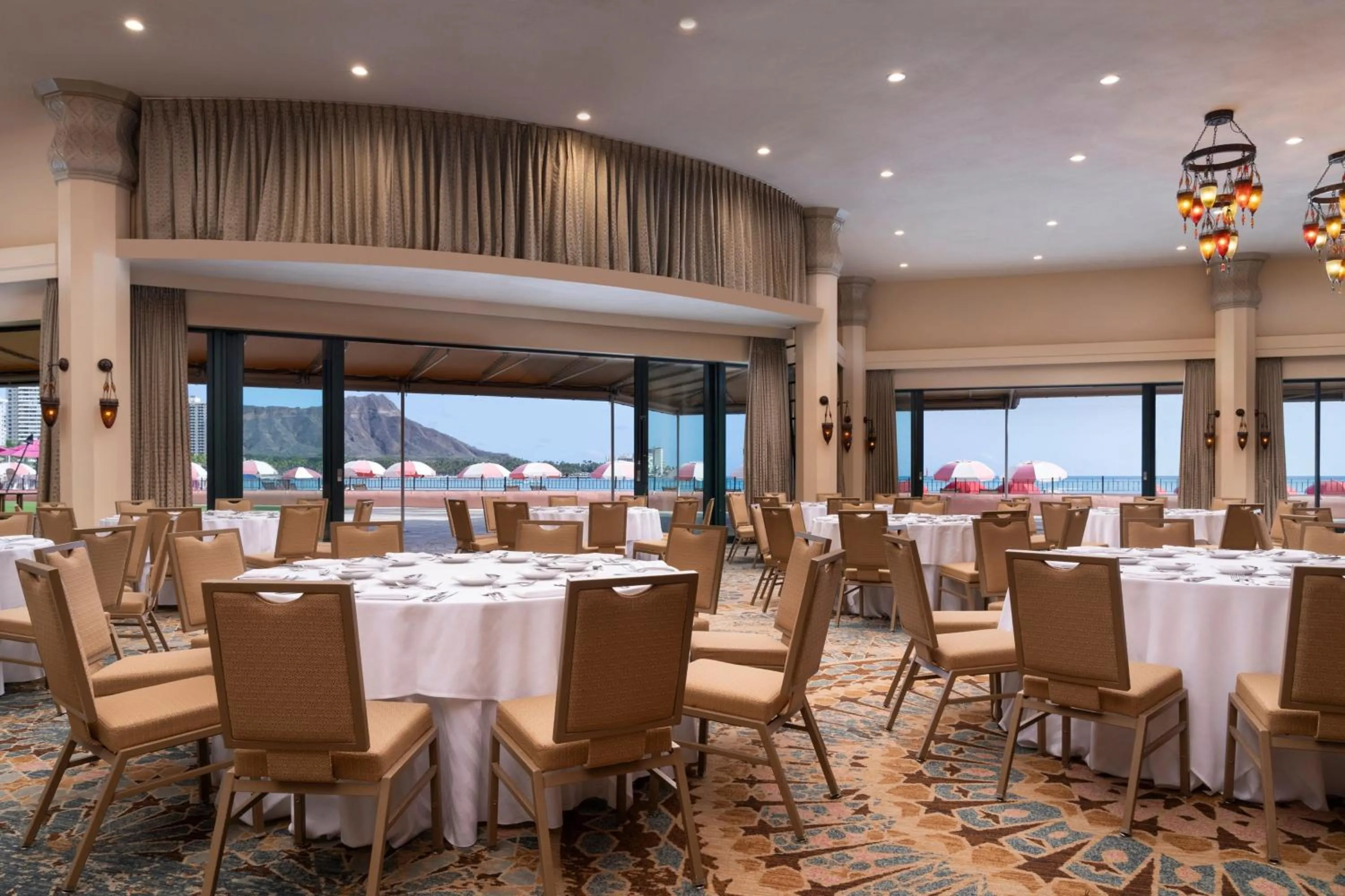 Lobby or reception in The Royal Hawaiian, A Luxury Collection Resort, Waikiki