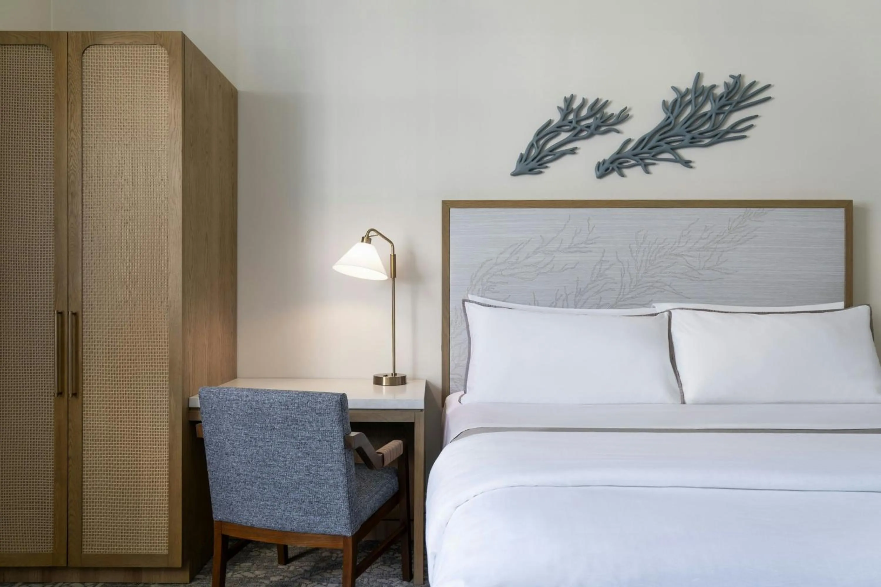 Photo of the whole room, Bed in Moana Surfrider, A Westin Resort & Spa, Waikiki Beach