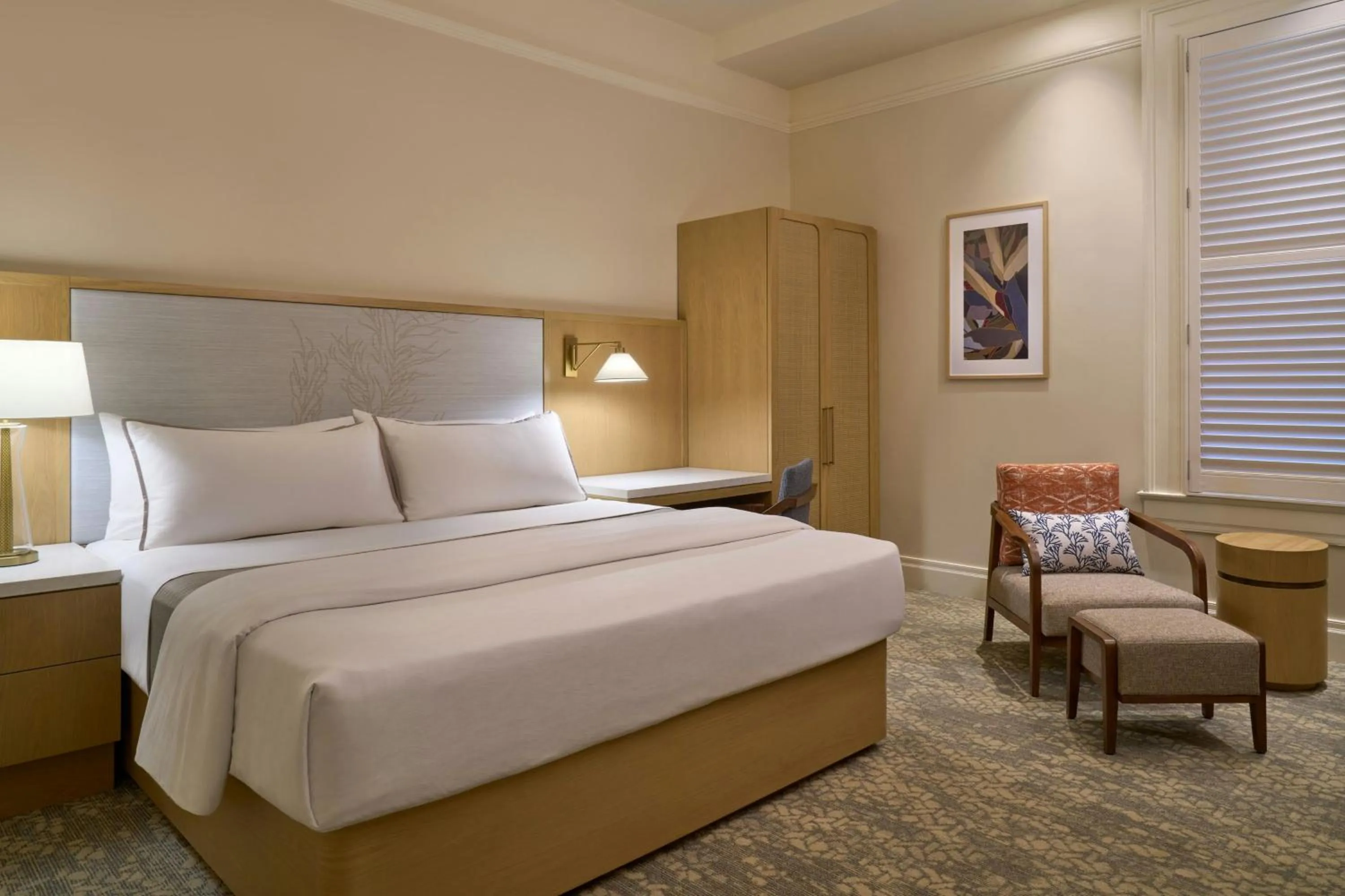 Photo of the whole room, Bed in Moana Surfrider, A Westin Resort & Spa, Waikiki Beach