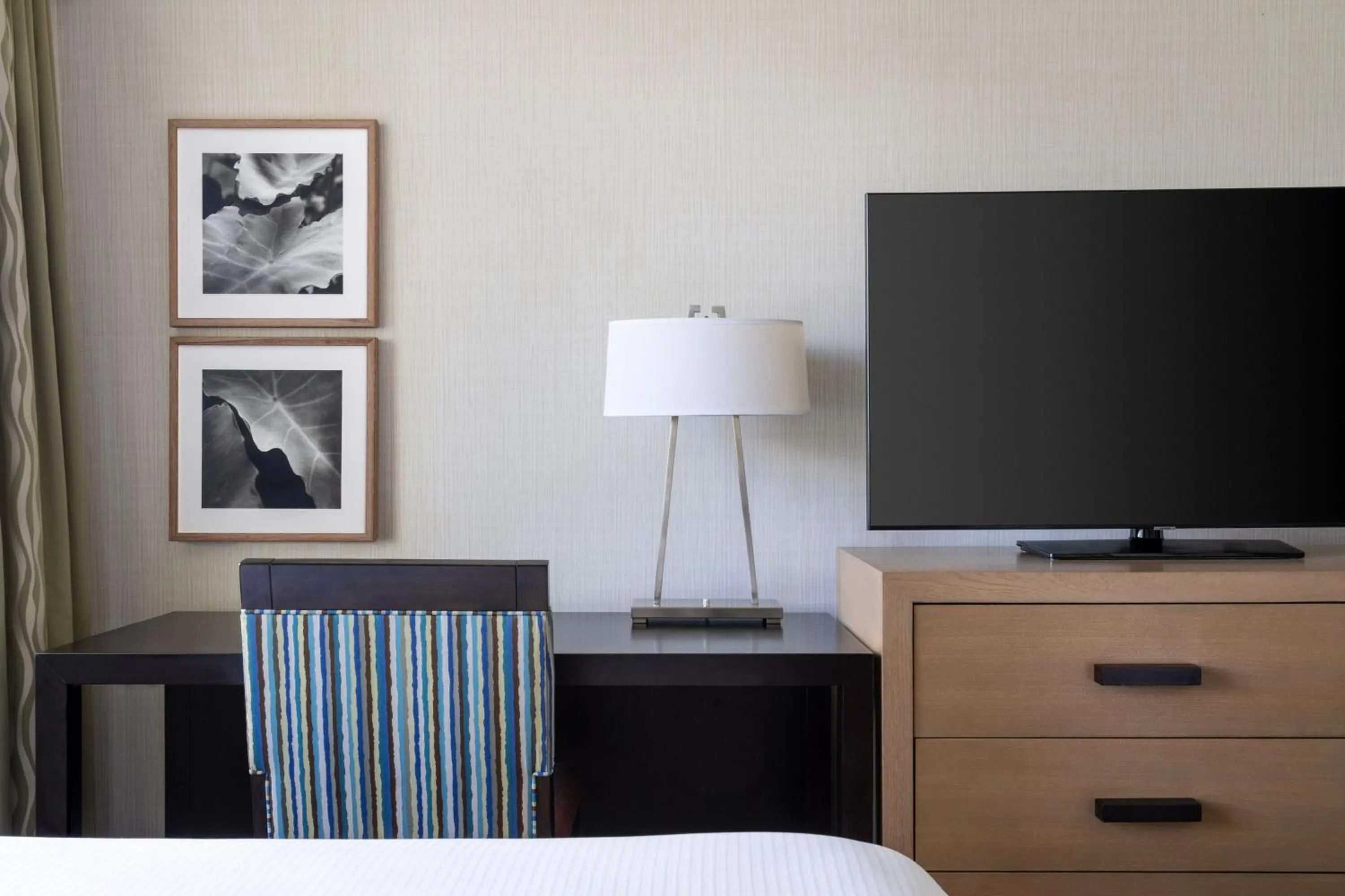 Photo of the whole room, Bed in Moana Surfrider, A Westin Resort & Spa, Waikiki Beach