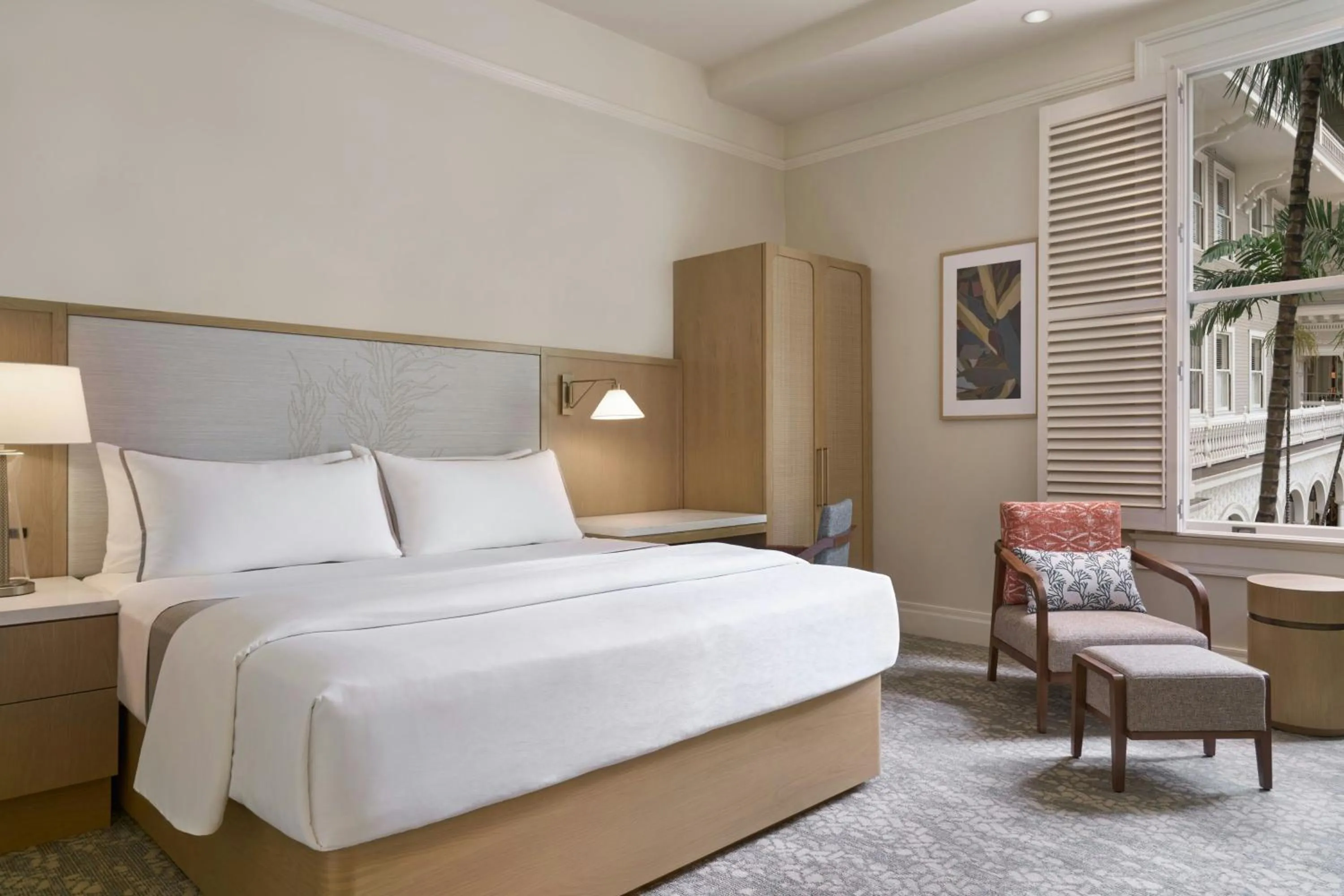 Photo of the whole room, Bed in Moana Surfrider, A Westin Resort & Spa, Waikiki Beach