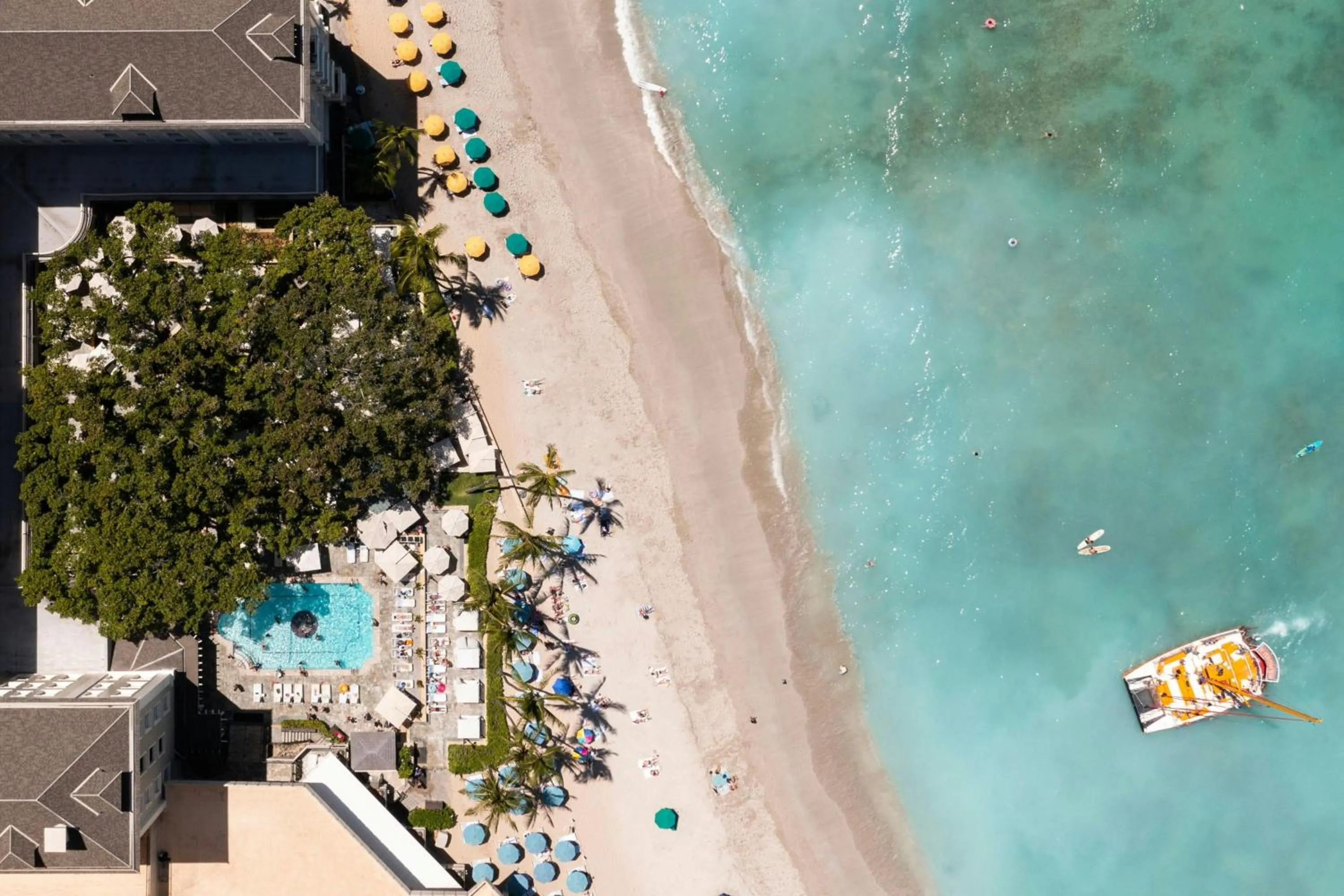 Swimming pool in Moana Surfrider, A Westin Resort & Spa, Waikiki Beach