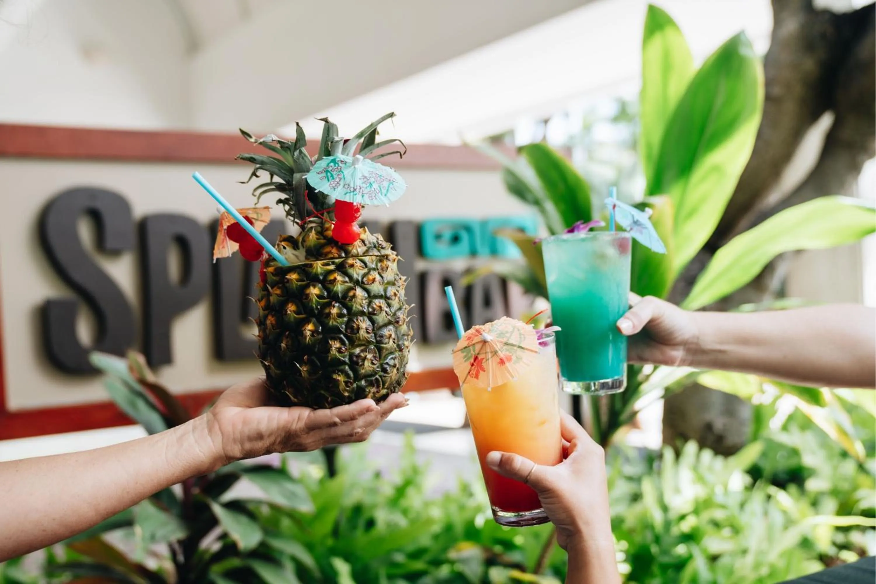 Lounge or bar in Sheraton Princess Kaiulani Waikiki Beach