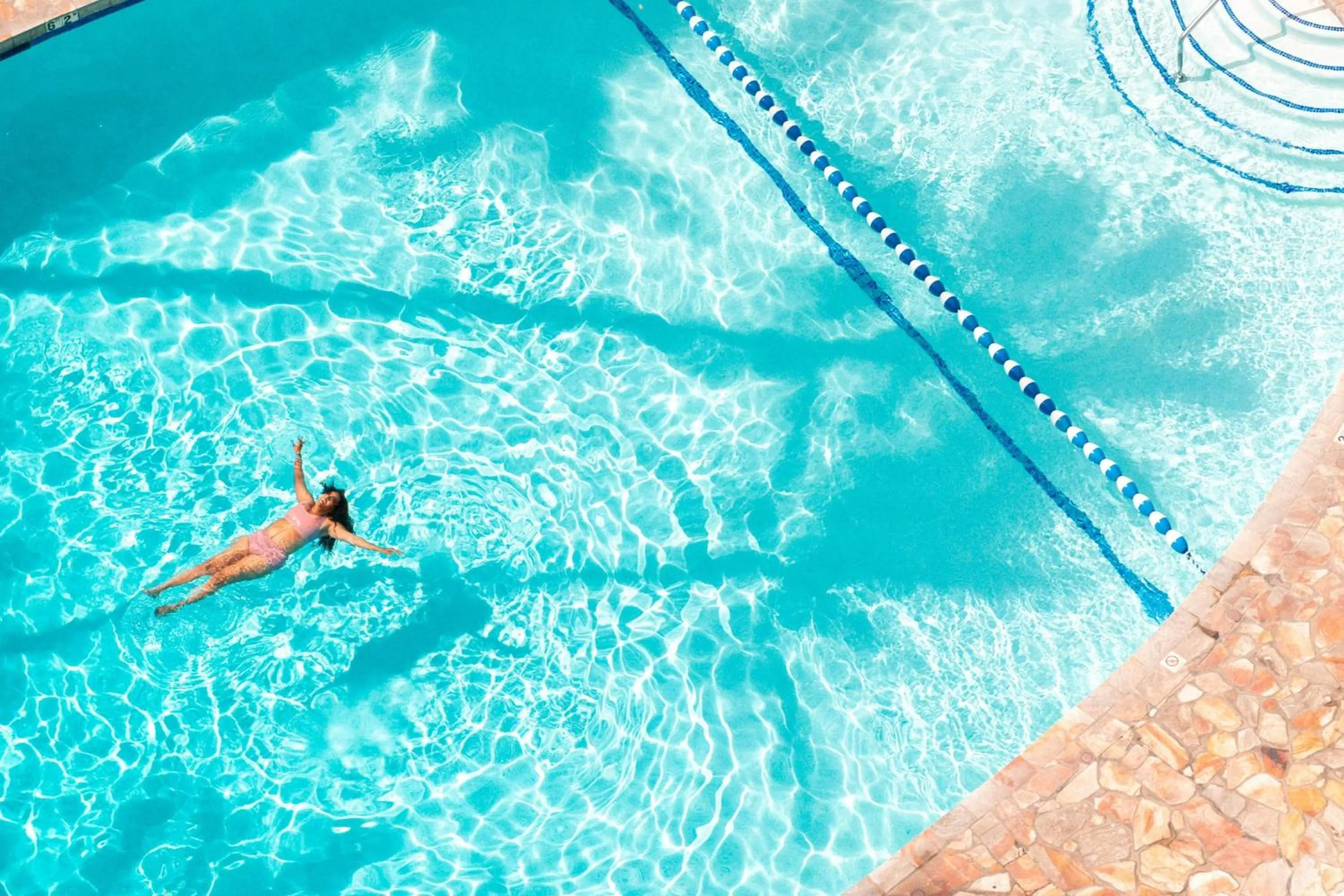 Swimming pool in Sheraton Princess Kaiulani Waikiki Beach