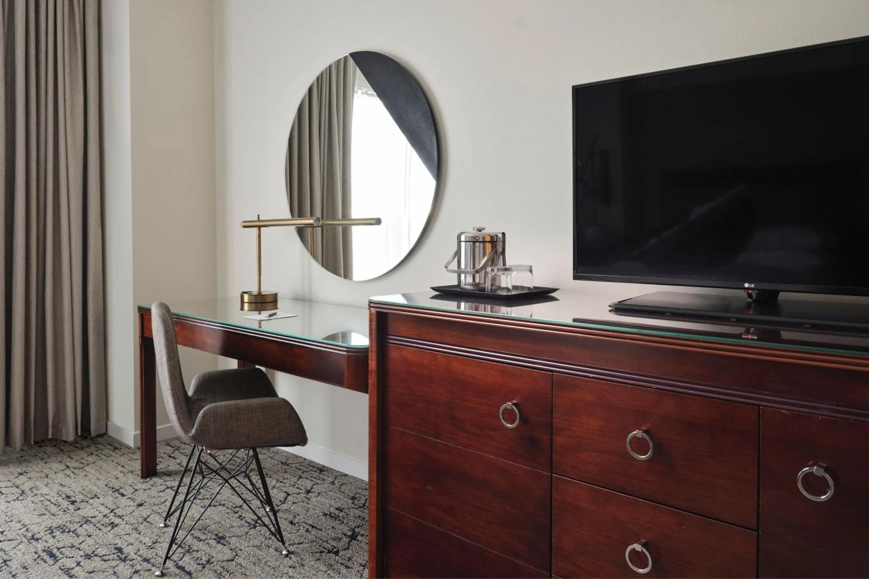 Photo of the whole room in Sheraton Myrtle Beach