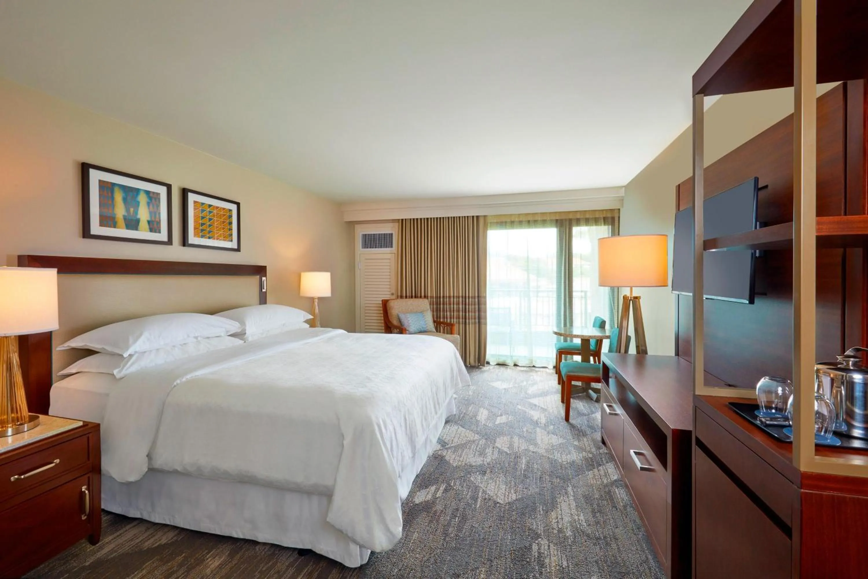 Photo of the whole room, Bed in Sheraton Kauai Resort