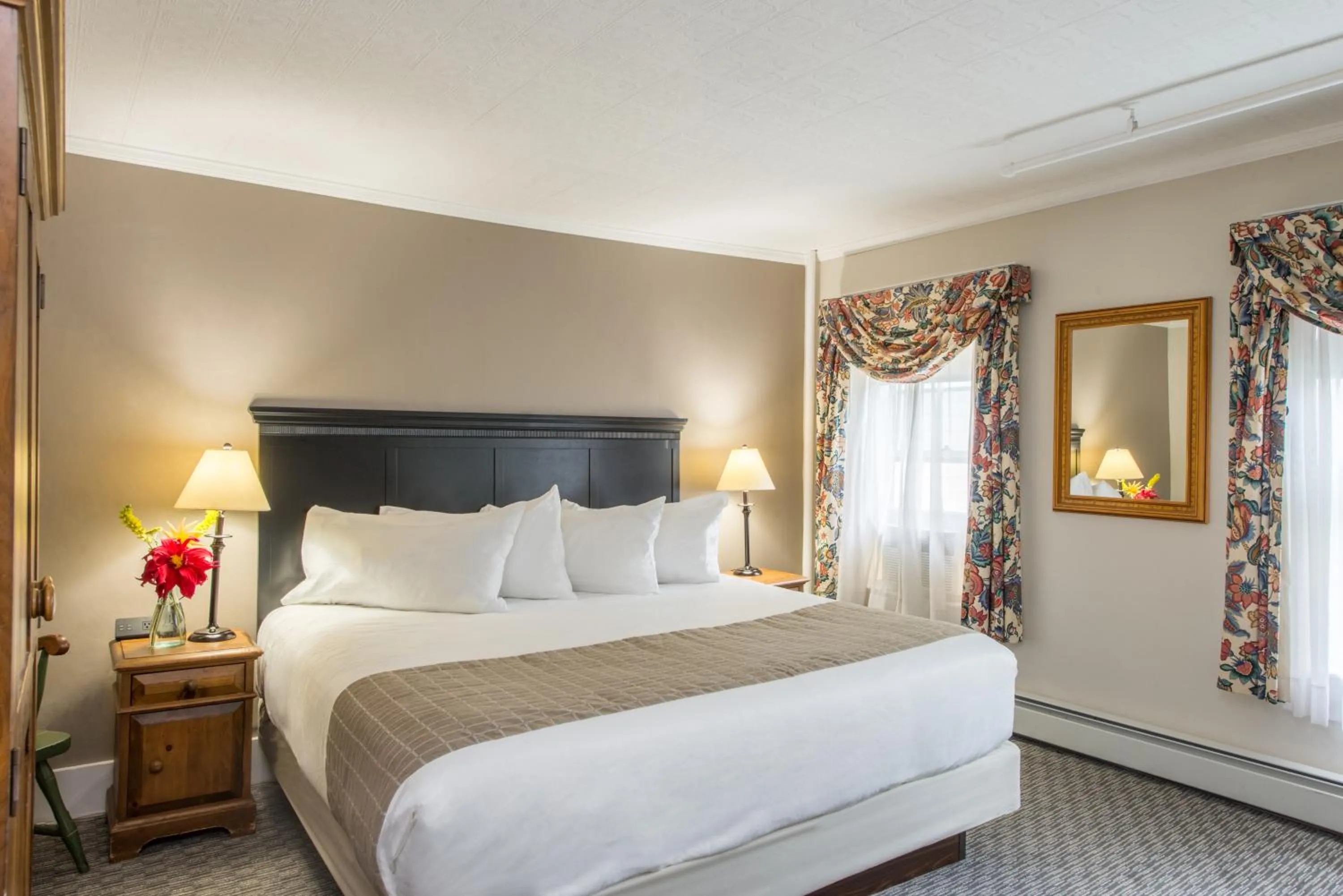 Bedroom, Bed in Eagle Mountain House and Golf Club