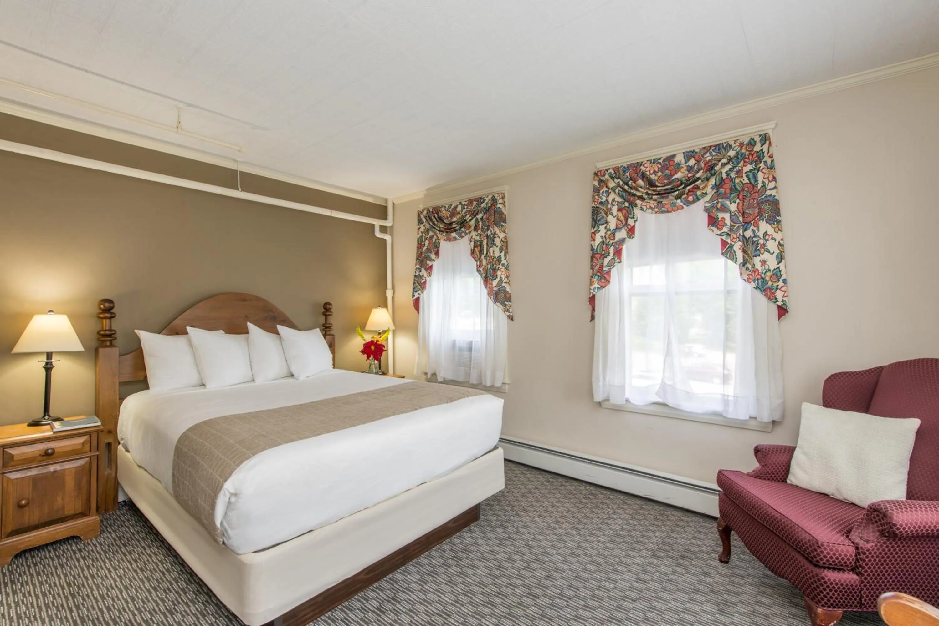 Bedroom, Bed in Eagle Mountain House and Golf Club