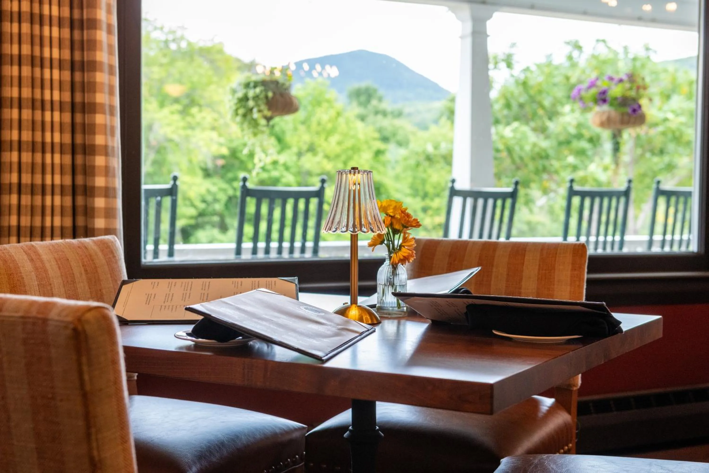 Restaurant/places to eat in Eagle Mountain House and Golf Club