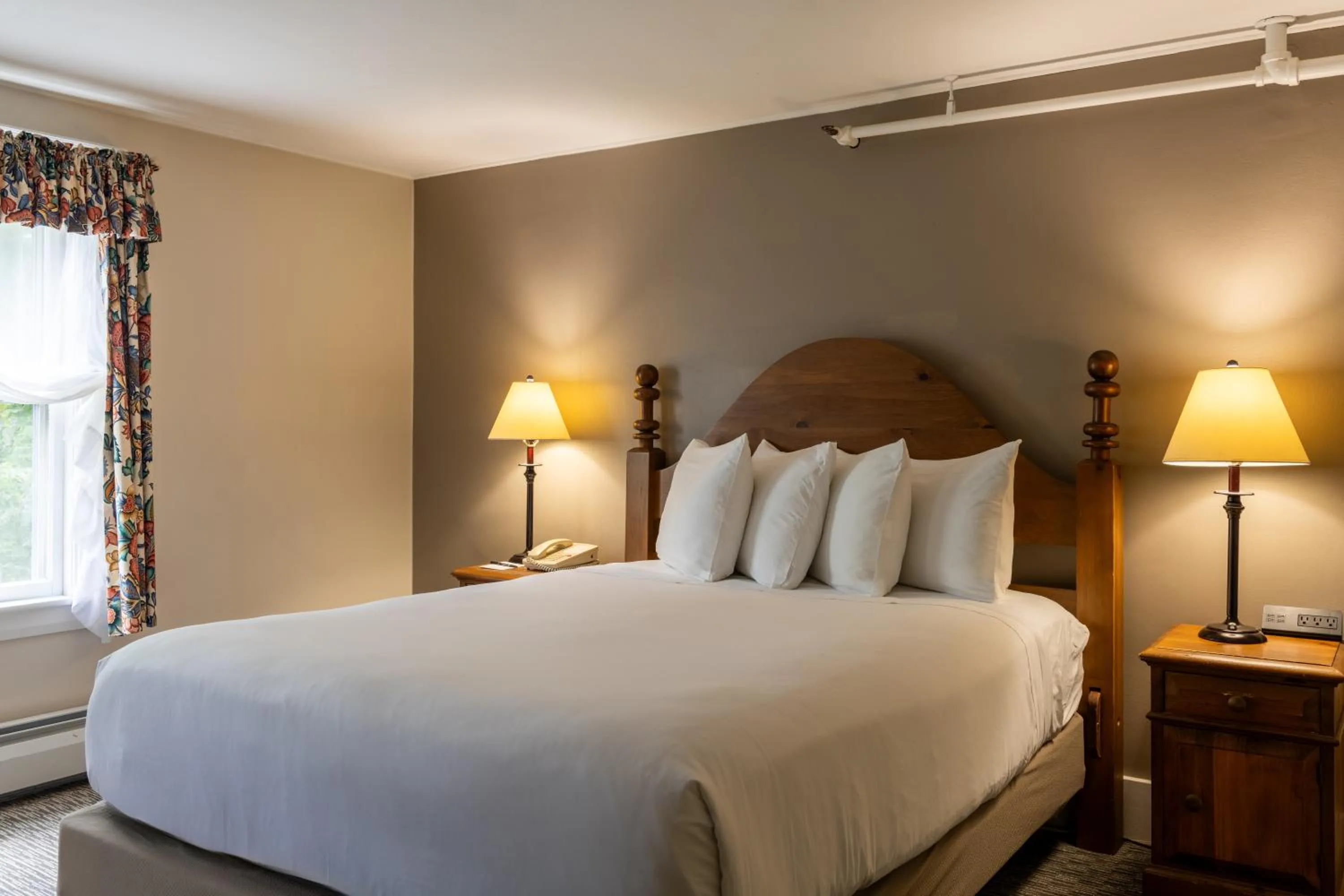 Bedroom, Bed in Eagle Mountain House and Golf Club