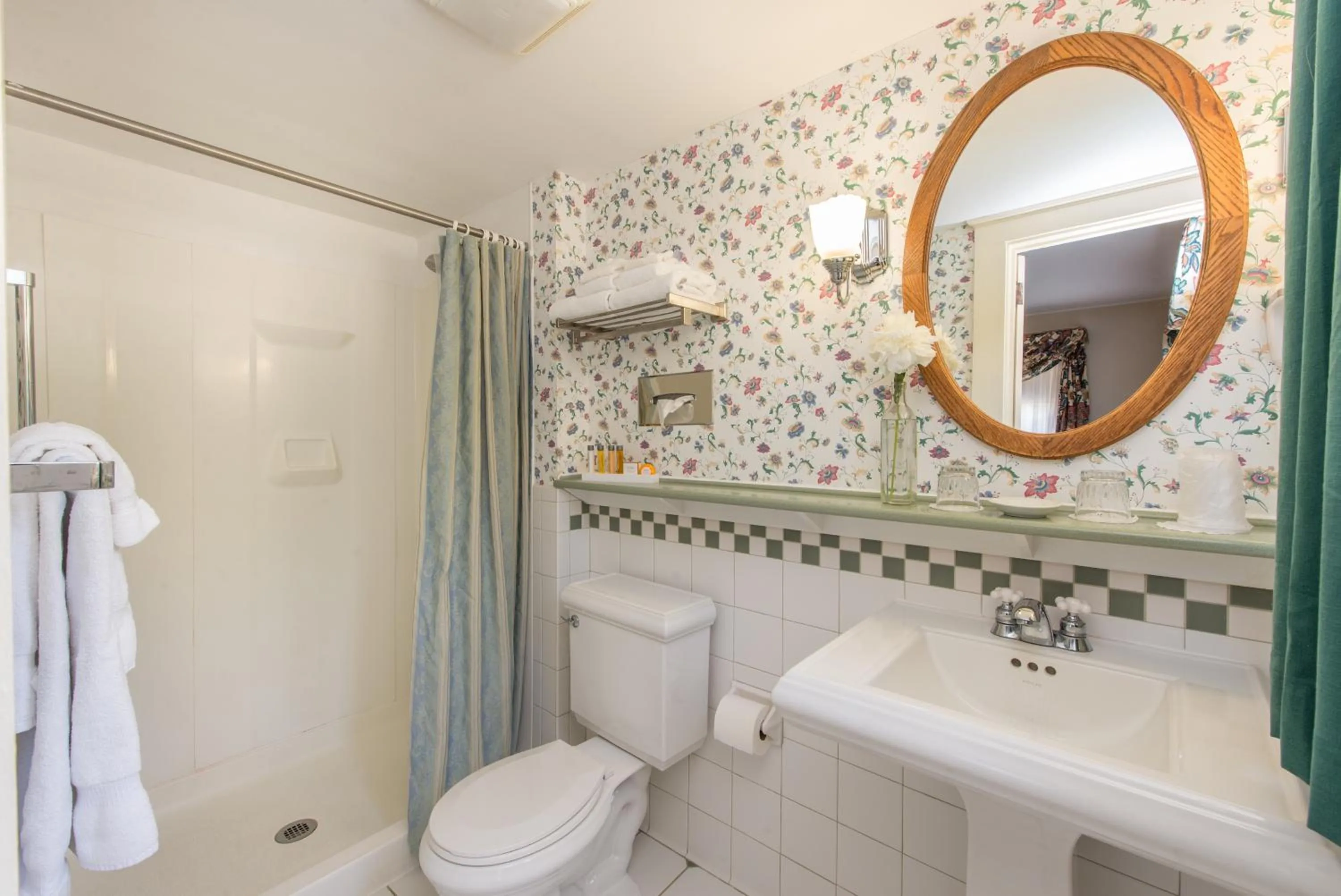 Bathroom in Eagle Mountain House and Golf Club