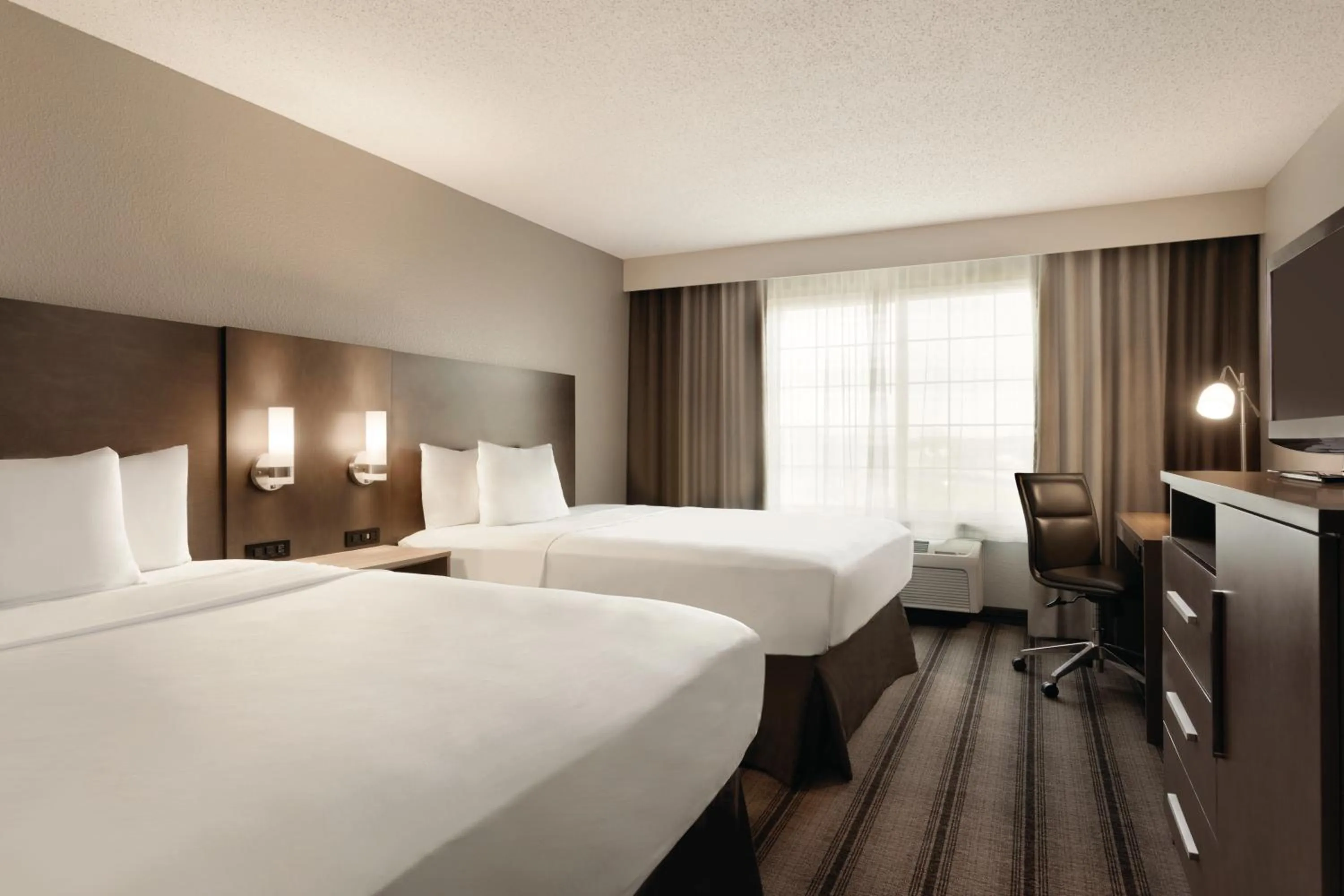Bedroom, Bed in Country Inn & Suites by Radisson, Indianapolis Airport South, IN