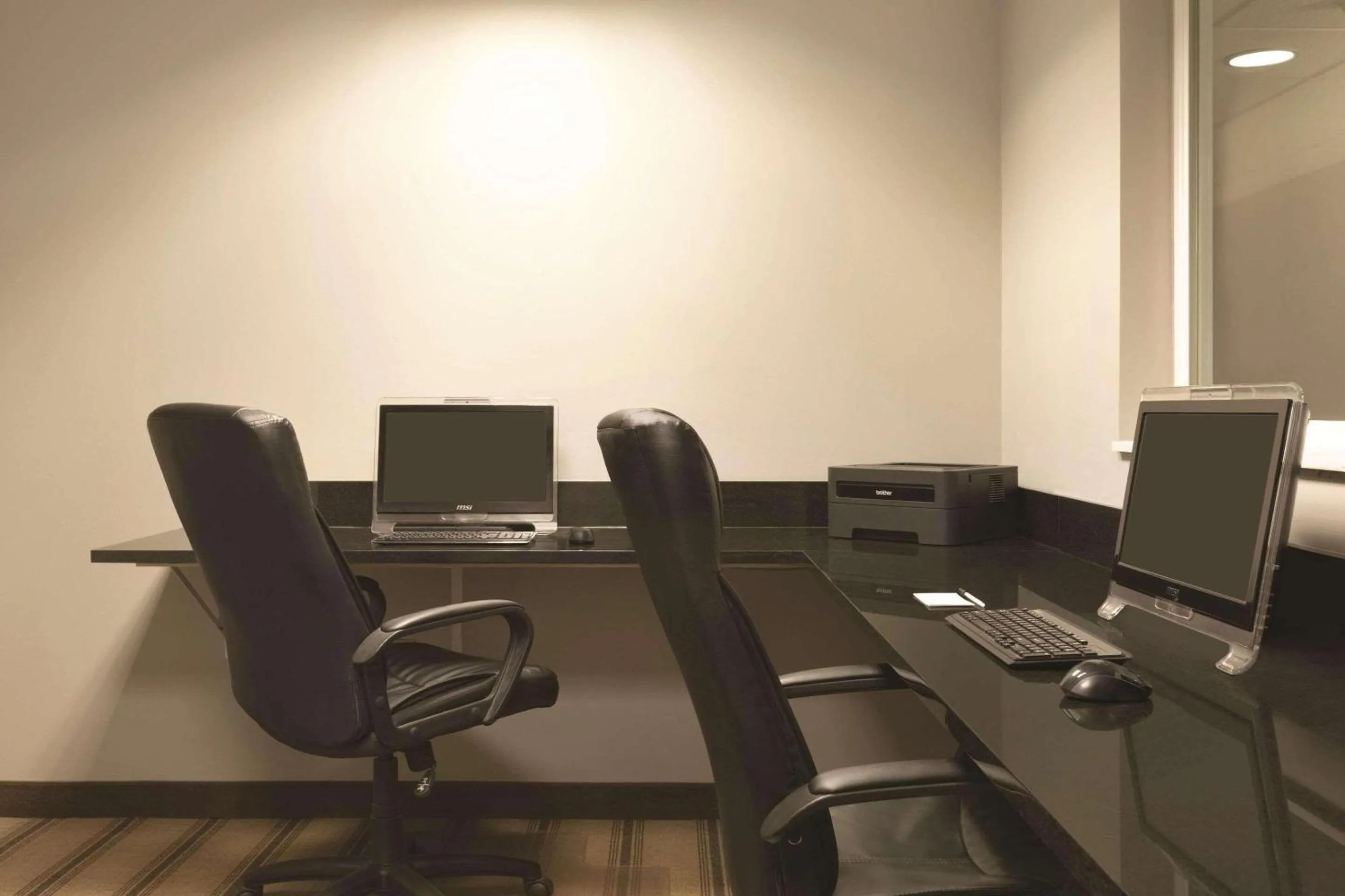 Business facilities in Country Inn & Suites by Radisson, Indianapolis Airport South, IN