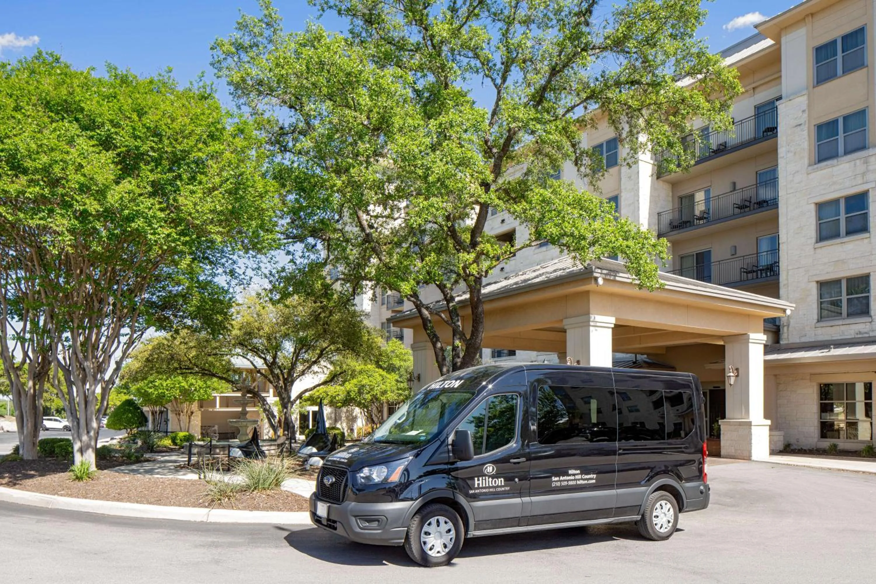 Property building in Hilton San Antonio Hill Country